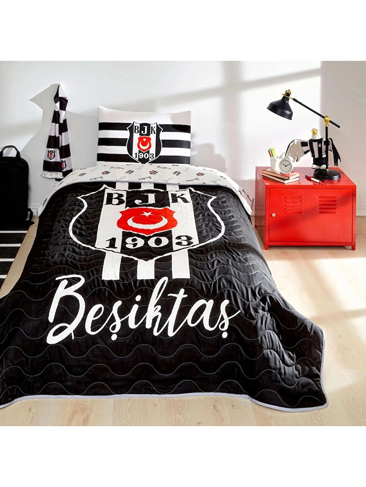 Taç Beşiktaş Lisanslı Tek Kişilik Strıpe Yatak Örtüsü Seti