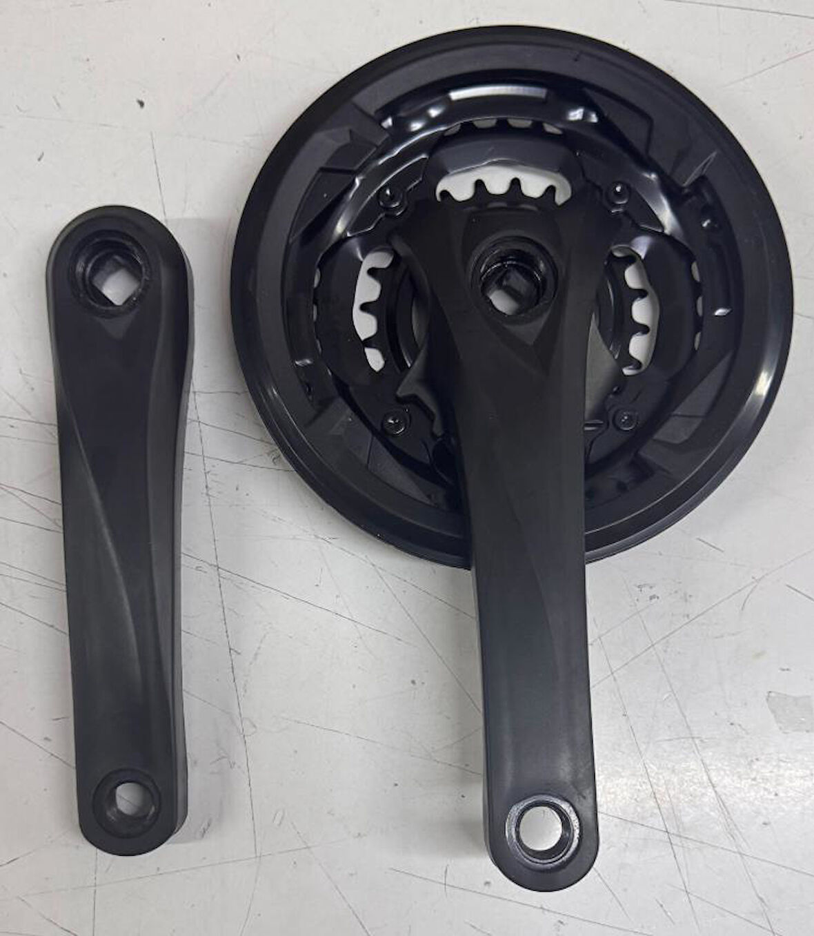 3 LÜ AYNAKOL 42 T - 624C