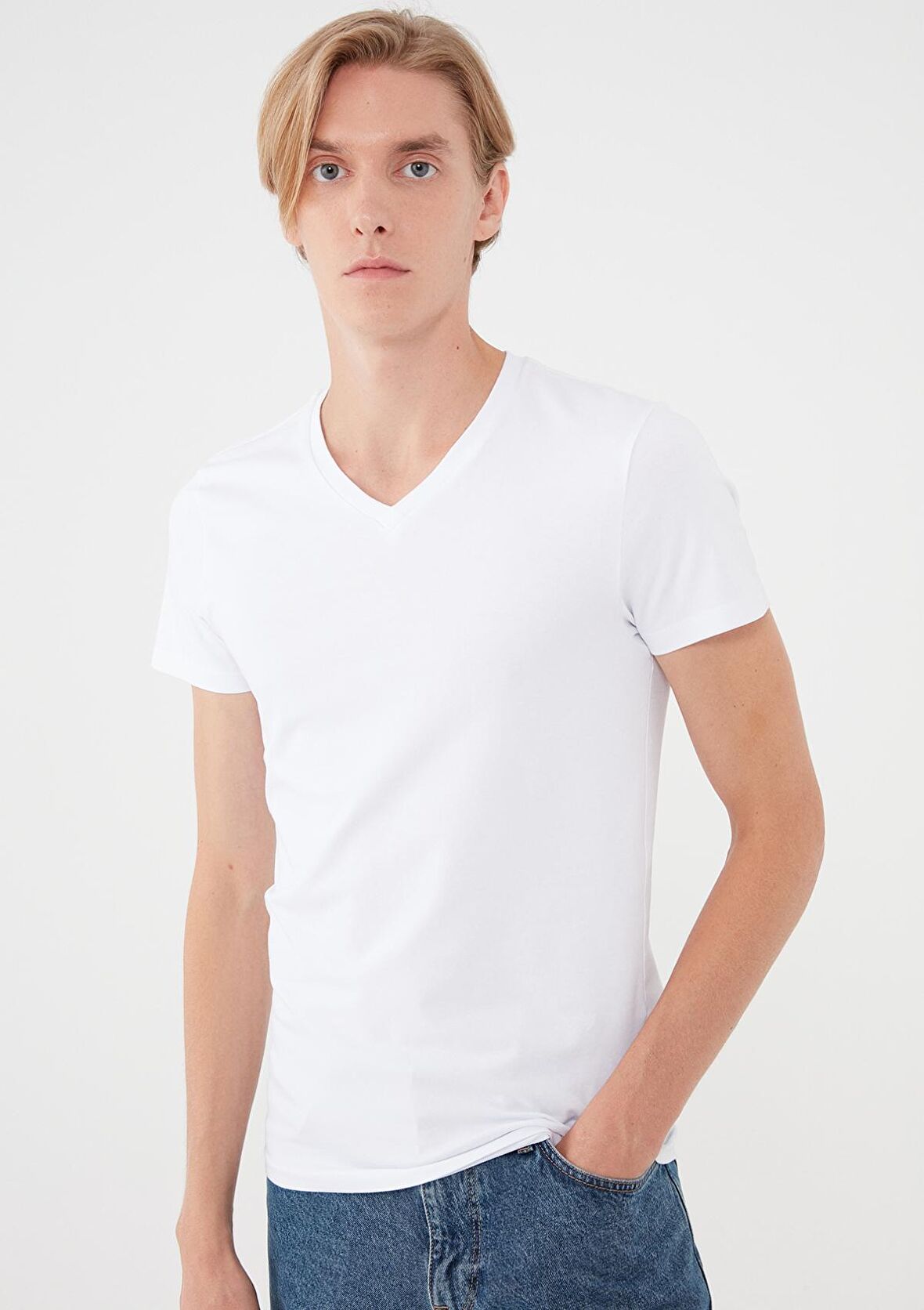 Mavi V Yaka Streç Beyaz Basic Tişört 061748-620