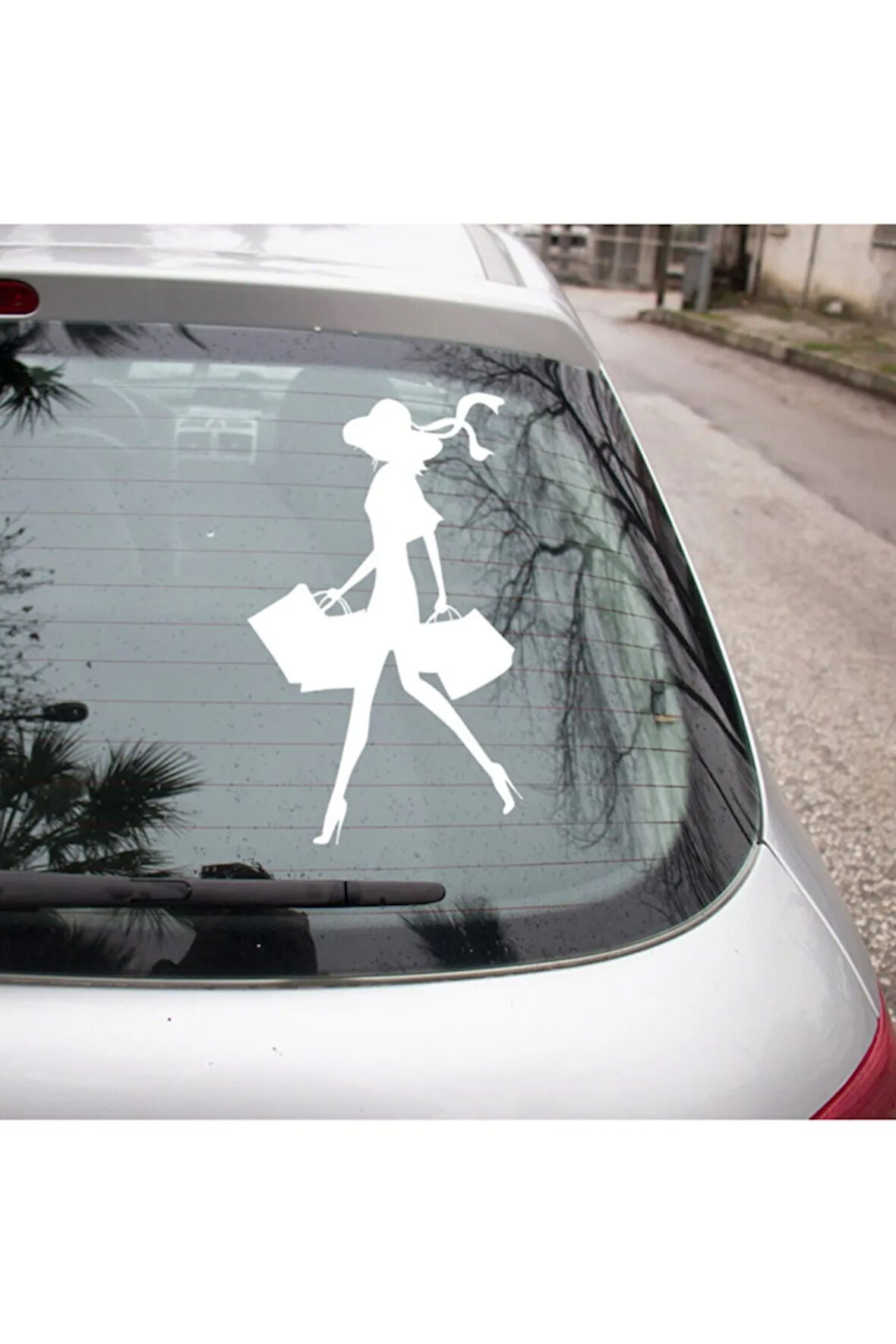 Alışveriş Yapan Kadın Sticker Oto Araba Etiket Beyaz Renk 18CM