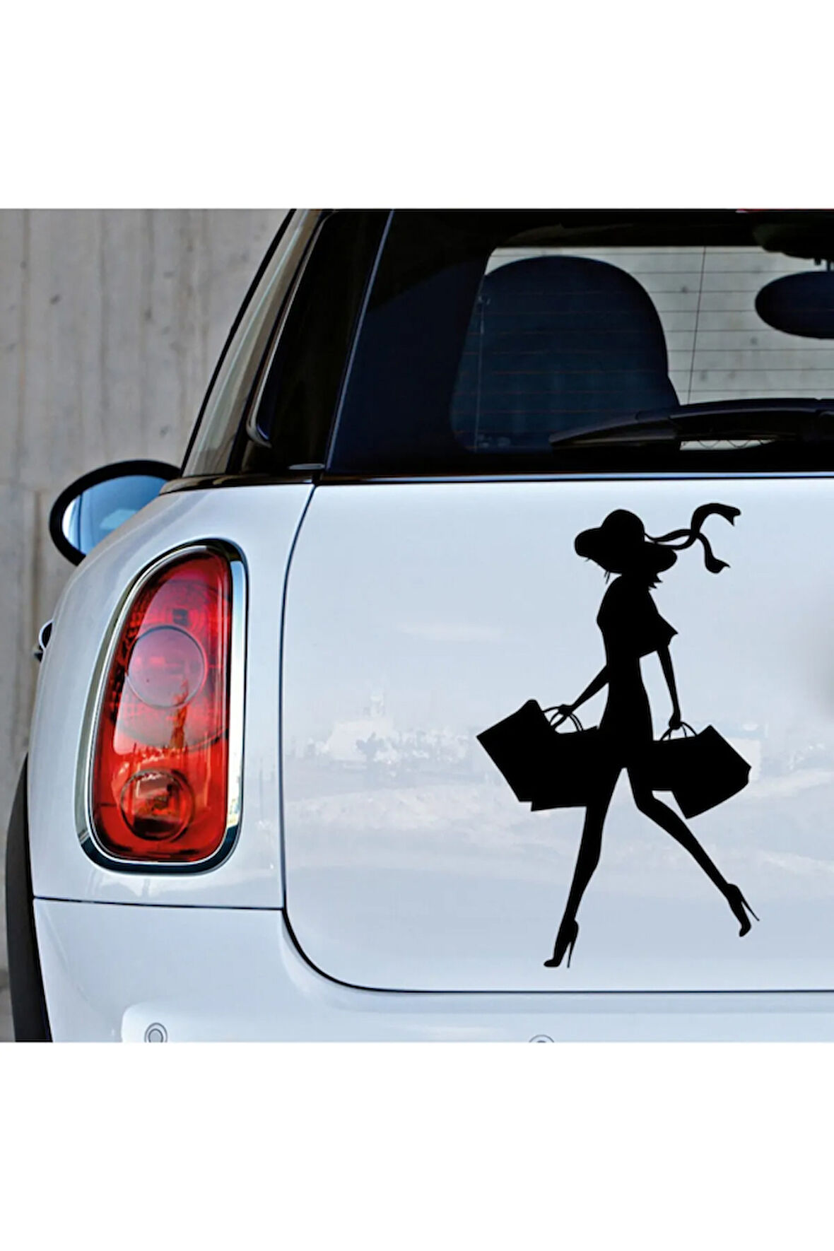 Alışveriş Yapan Kadın Sticker Oto Araba Etiket Siyah Renk 18CM