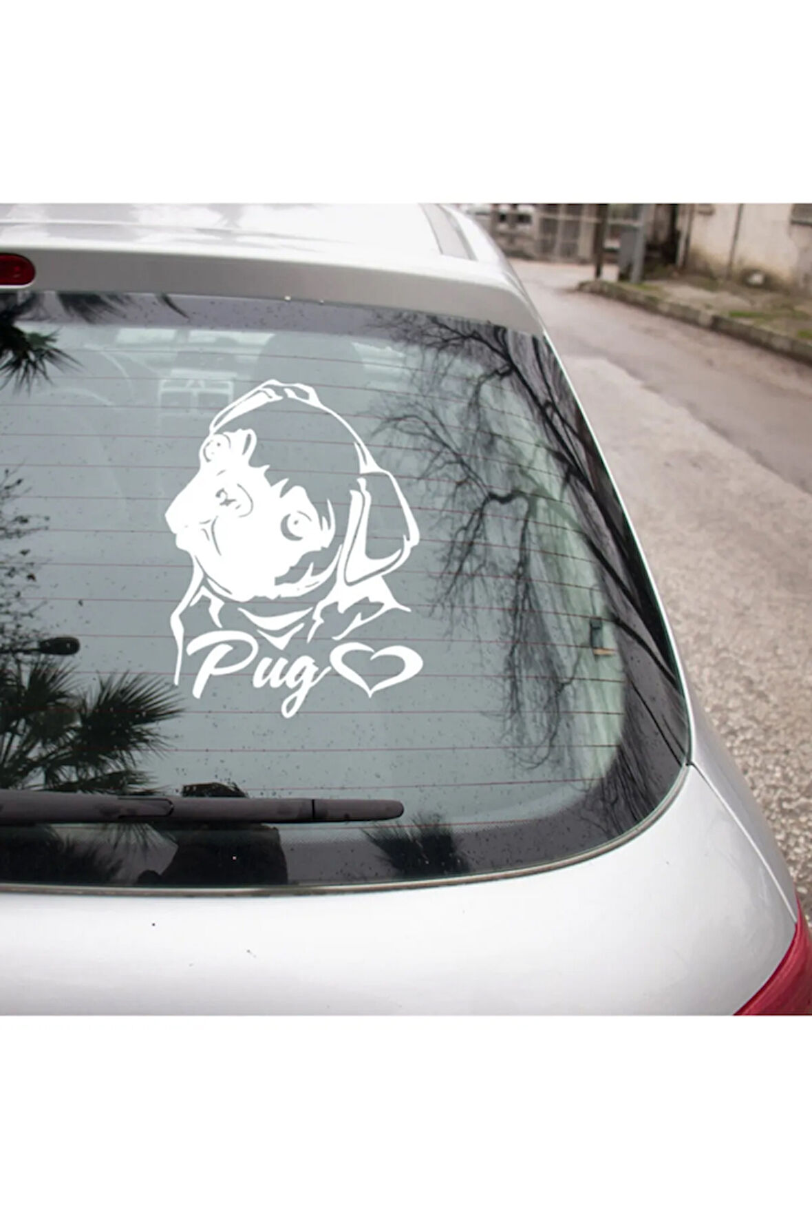Eğik Duran Pug Köpek Oto Araba Etiket Sticker Yapıştırma 20cm Beyaz Renk