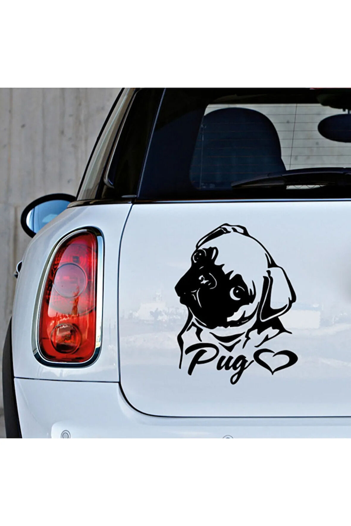 Eğik Duran Pug Köpek Oto Araba Etiket Sticker Yapıştırma 20cm Siyah Renk