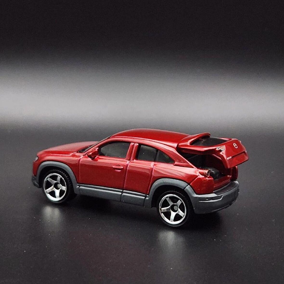 Matchbox 1:64 Arabalar FWD28 HLG08 MAZDA MX-30