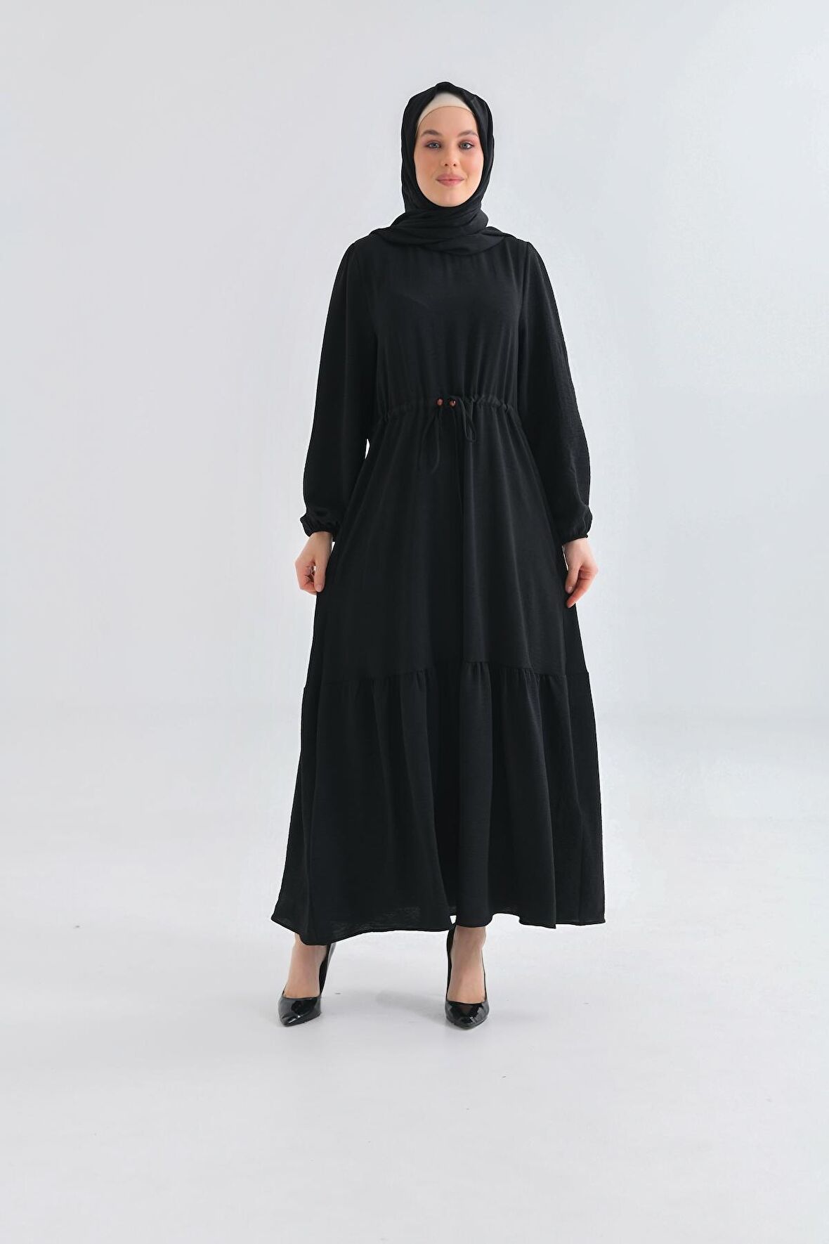 Siyah Bisiklet Yaka Beli Tünelli Bağlama Detaylı Geniş E