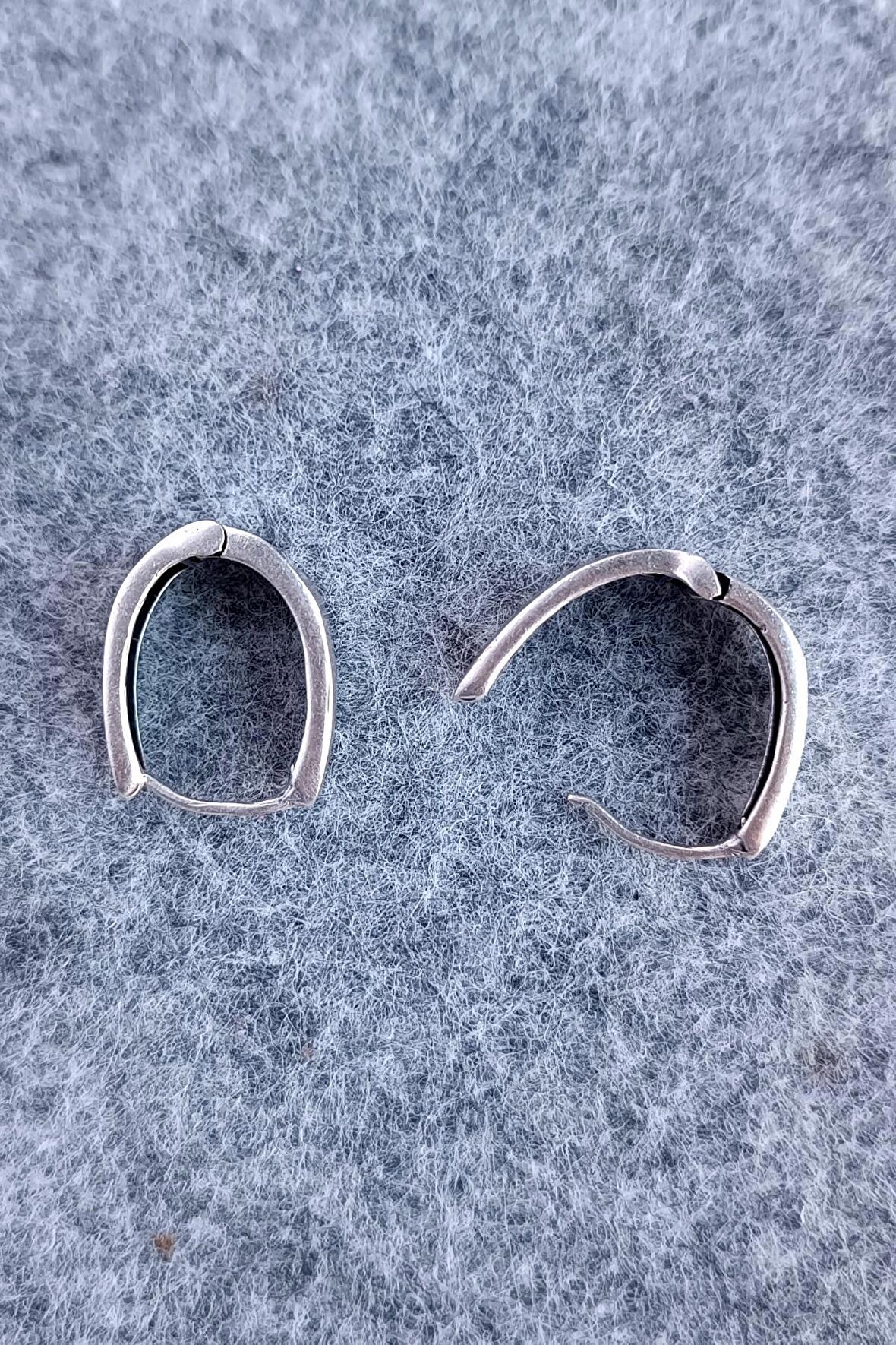 Kavisli Şekilli Kadın Küpe Çift Adet Gümüş Kaplama El Yapımı Kadın Küpe