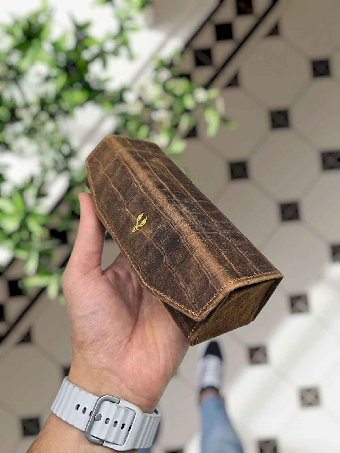 Visso 889 Eskitme Kahve Croco Gözlük Kılıfı İsme Özel Hakiki Dana Derisi İçi Kadife Mıknatıslı Kilit Kapaklı Çok Amaçlı Takı Ziynet Pırlanta Elmas İçin Deri Mini Kutu Her Model Gözlük Kılıfı Eskitme Kahve Croco