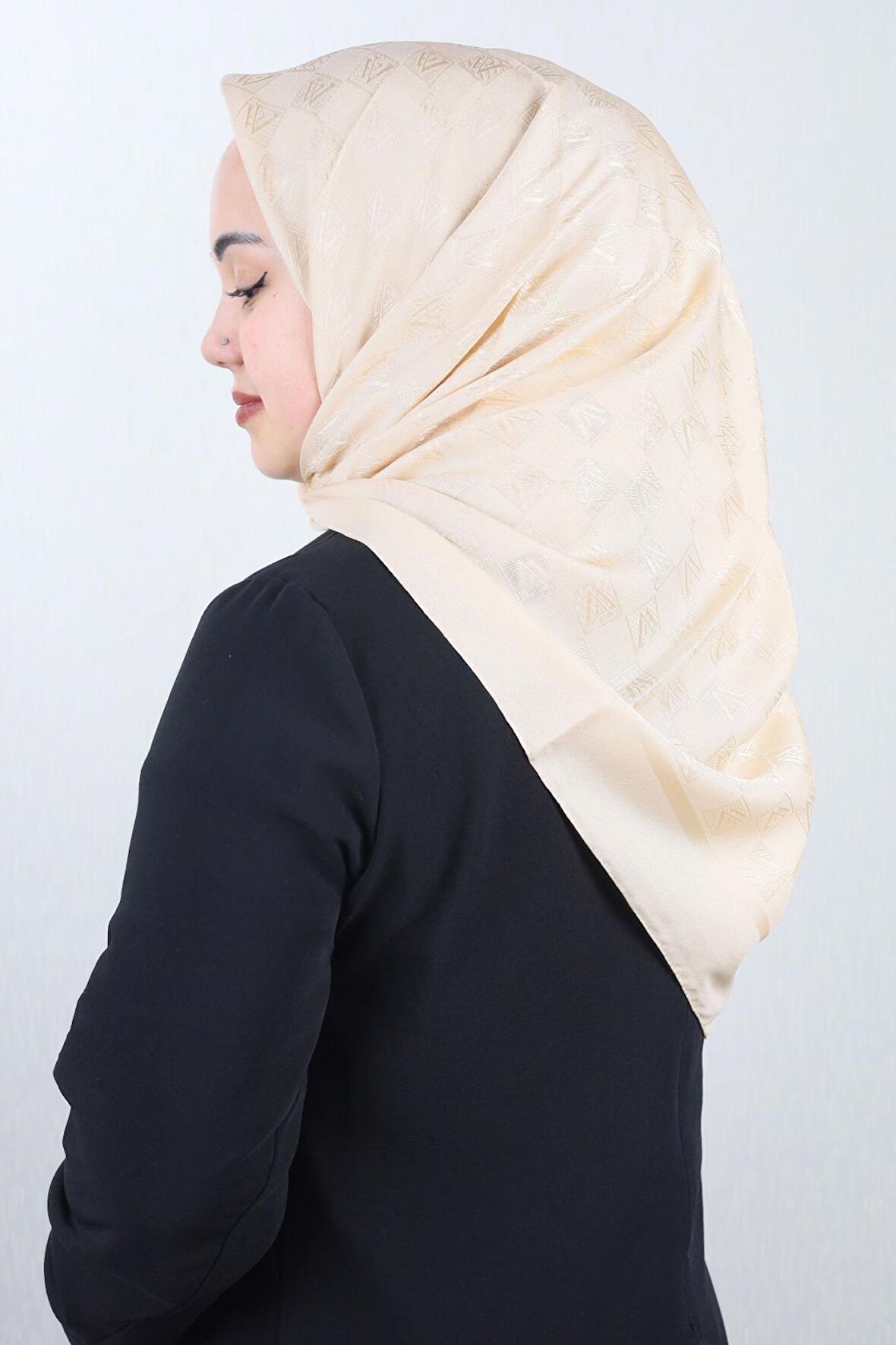  Qum İpek Kendinden Desenli Monogram Eşarp - Desen-01 - Renk-12 -98