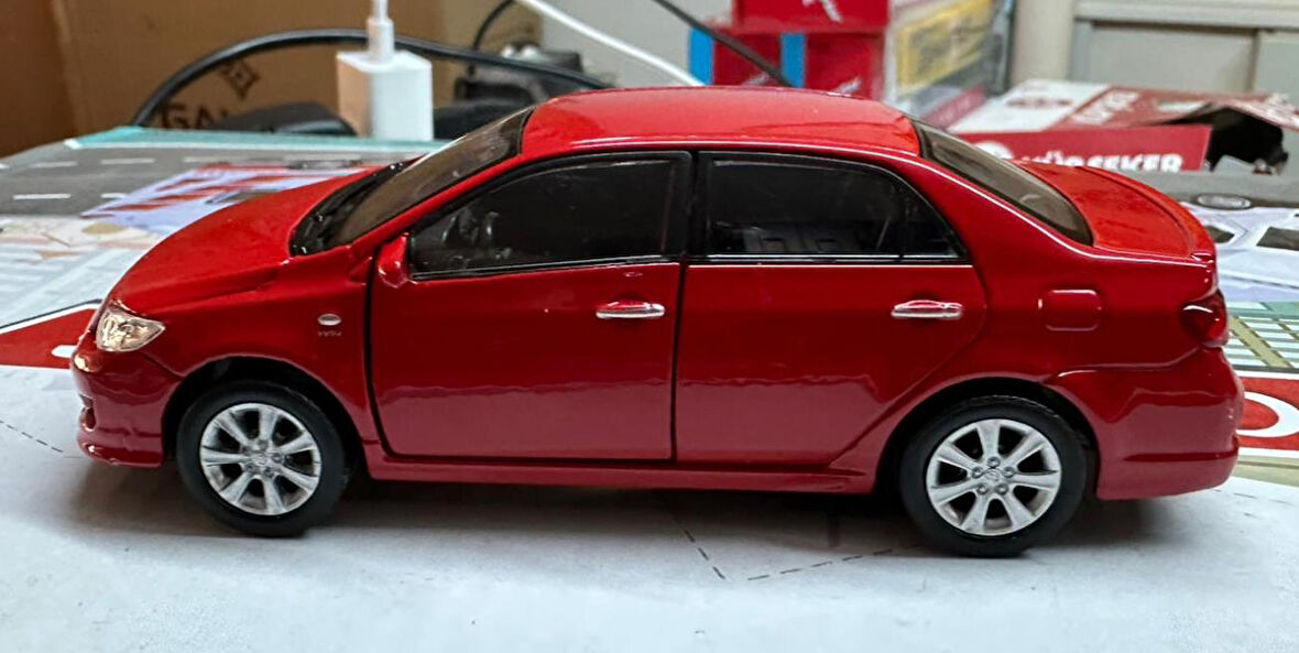 Oyuncak Metal Model Araba 1/36 Çek Bırak 2009 Toyota Corolla Kırmızı