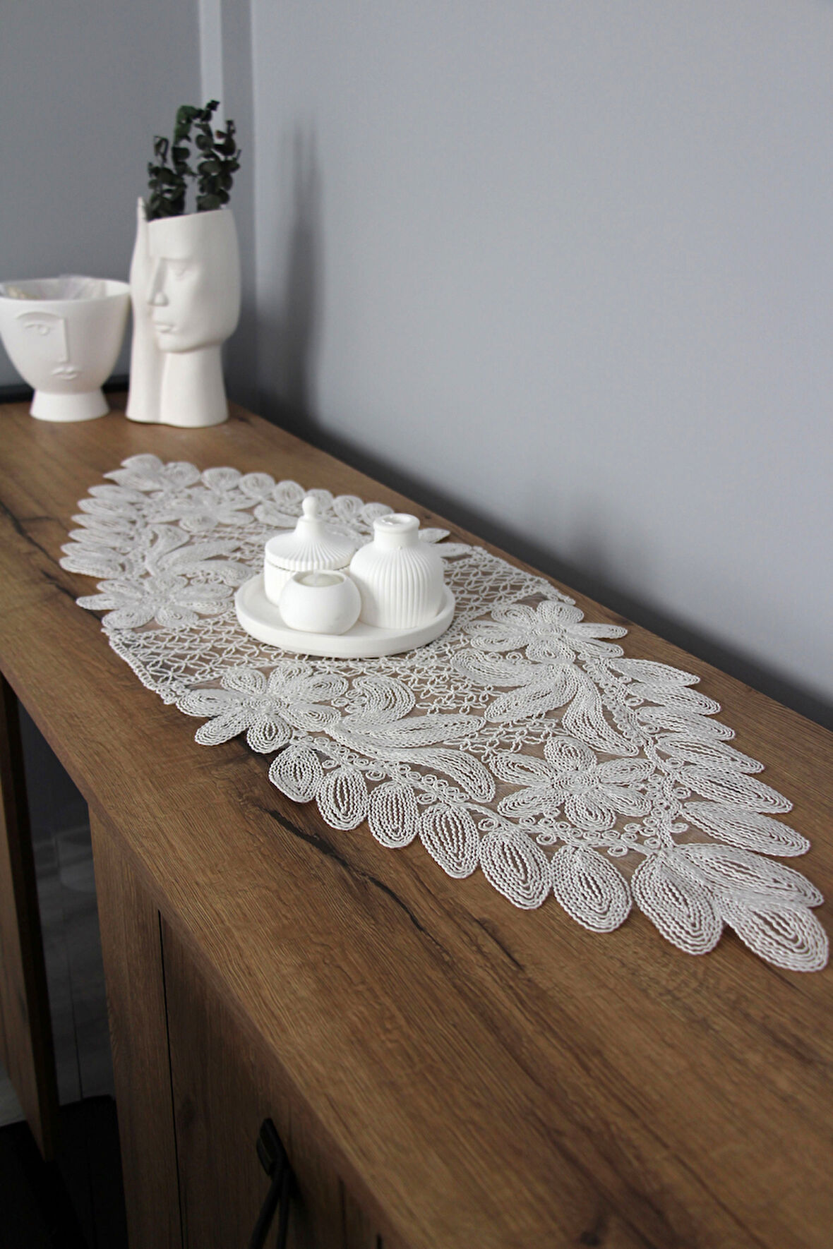 Dantel Kordon Örme Detay Masa Runner Fiskos Örtüsü 100x35 cm 1010-Kelebek