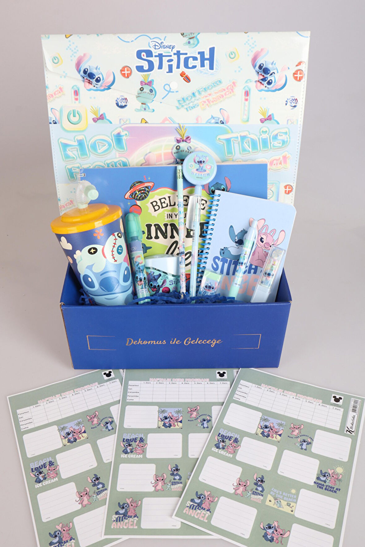 DEKOMUS İLE ÖZEL KUTULU GIFT BOX LİSANSLI STITCH "GALAXY POP" 13 PARÇA KIRTASİYE SETİ RESİM DEFTERİ,KALEM,SİLGİ