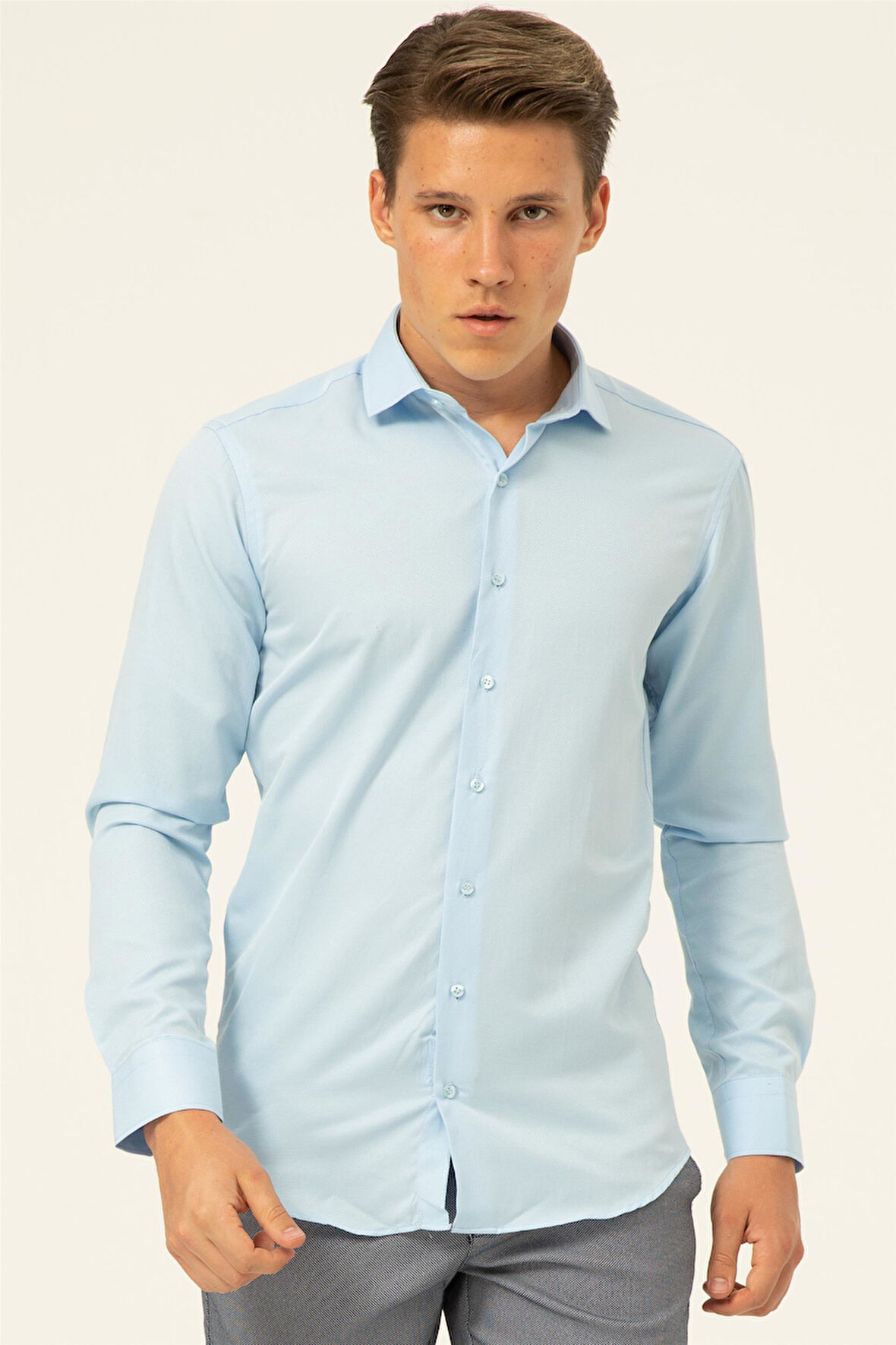 Buz Mavi Slim Fit Armürlü Klasik Yaka Gömlek