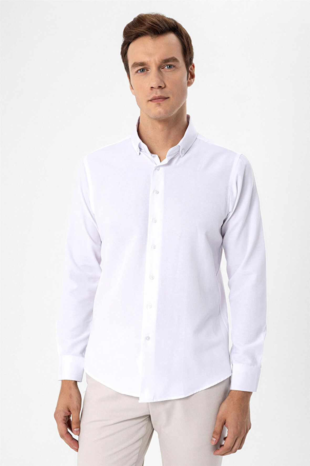 Beyaz Slim Fit Düz Düğmeli Yaka Gömlek