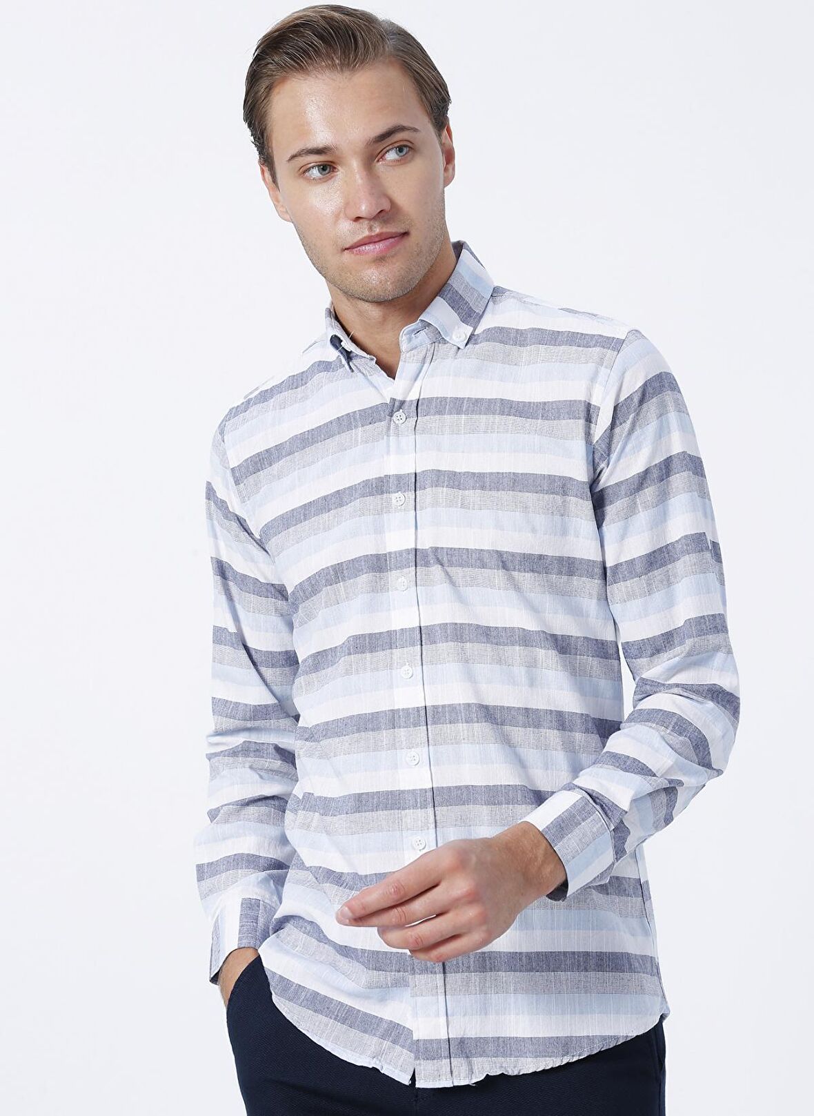 Süvari Slim Fit Düğmeli Yaka Düz Mavi - Buz Erkek Gömlek GM1008400224