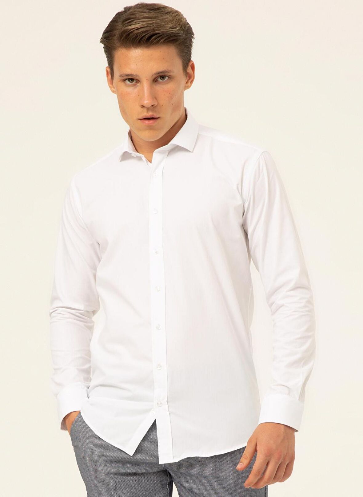 Süvari Slim Fit Klasik Yaka Düz Beyaz Erkek Gömlek GM1007100473
