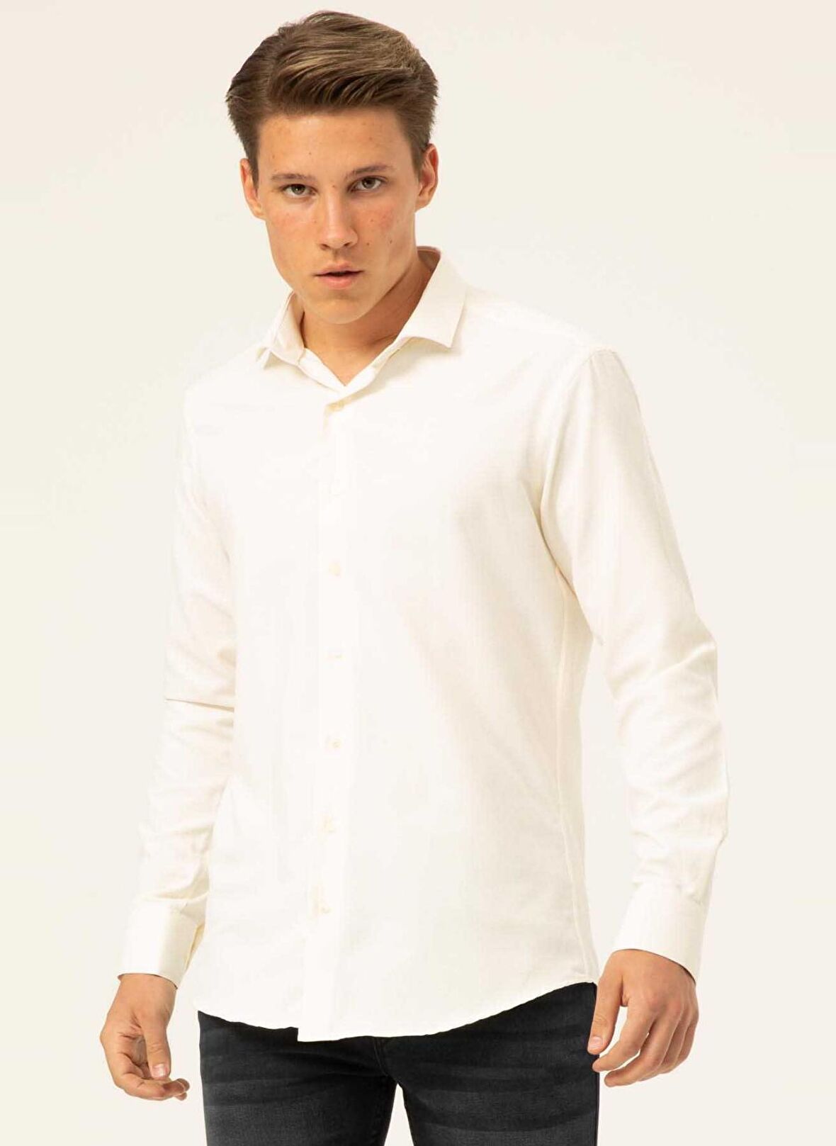 Süvari Slim Fit Klasik Yaka Armürlü Bej Erkek Gömlek GM2024700346