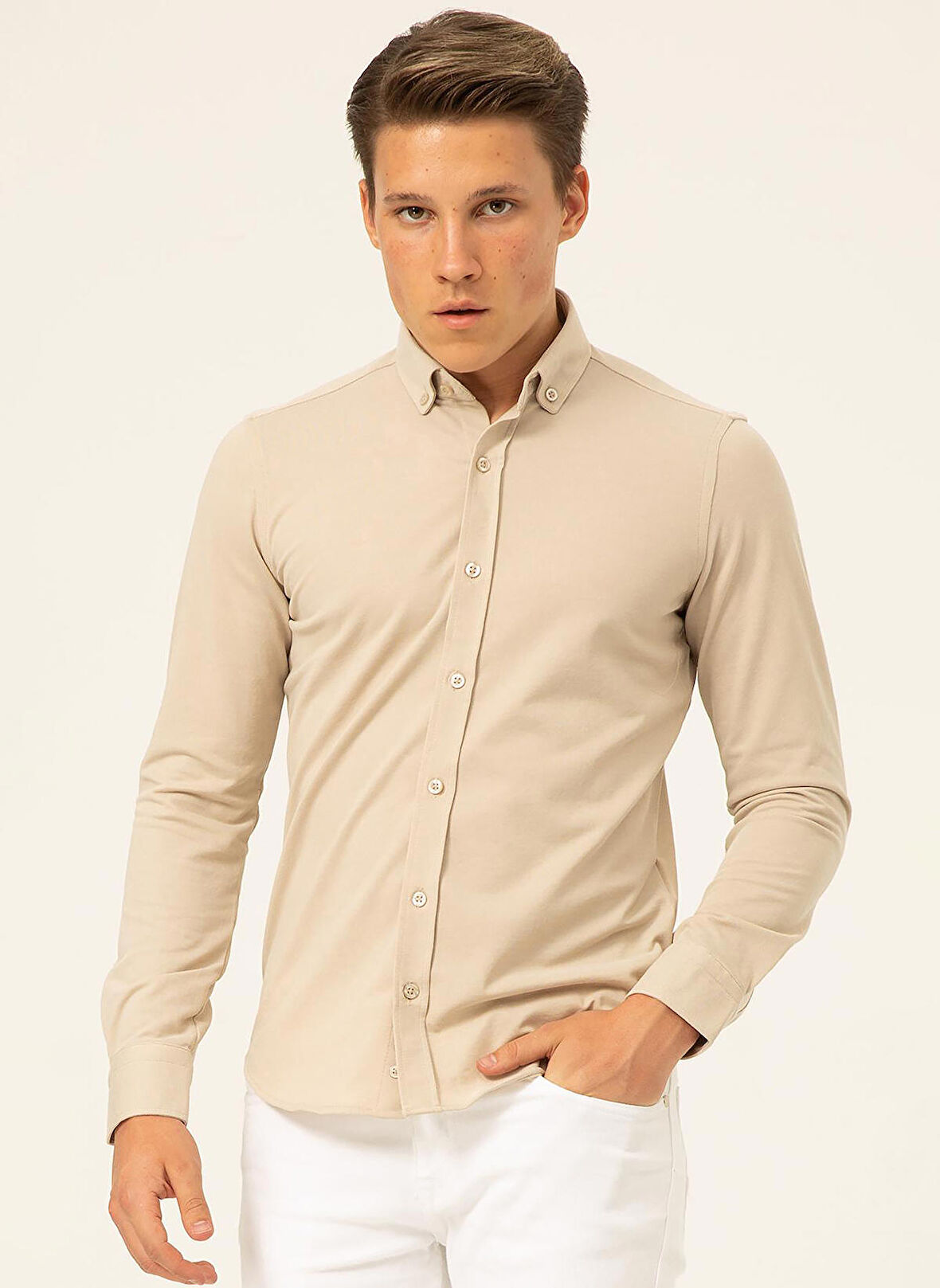 Süvari Slim Fit Düğmeli Yaka Armürlü Bej Erkek Gömlek GM2025500407