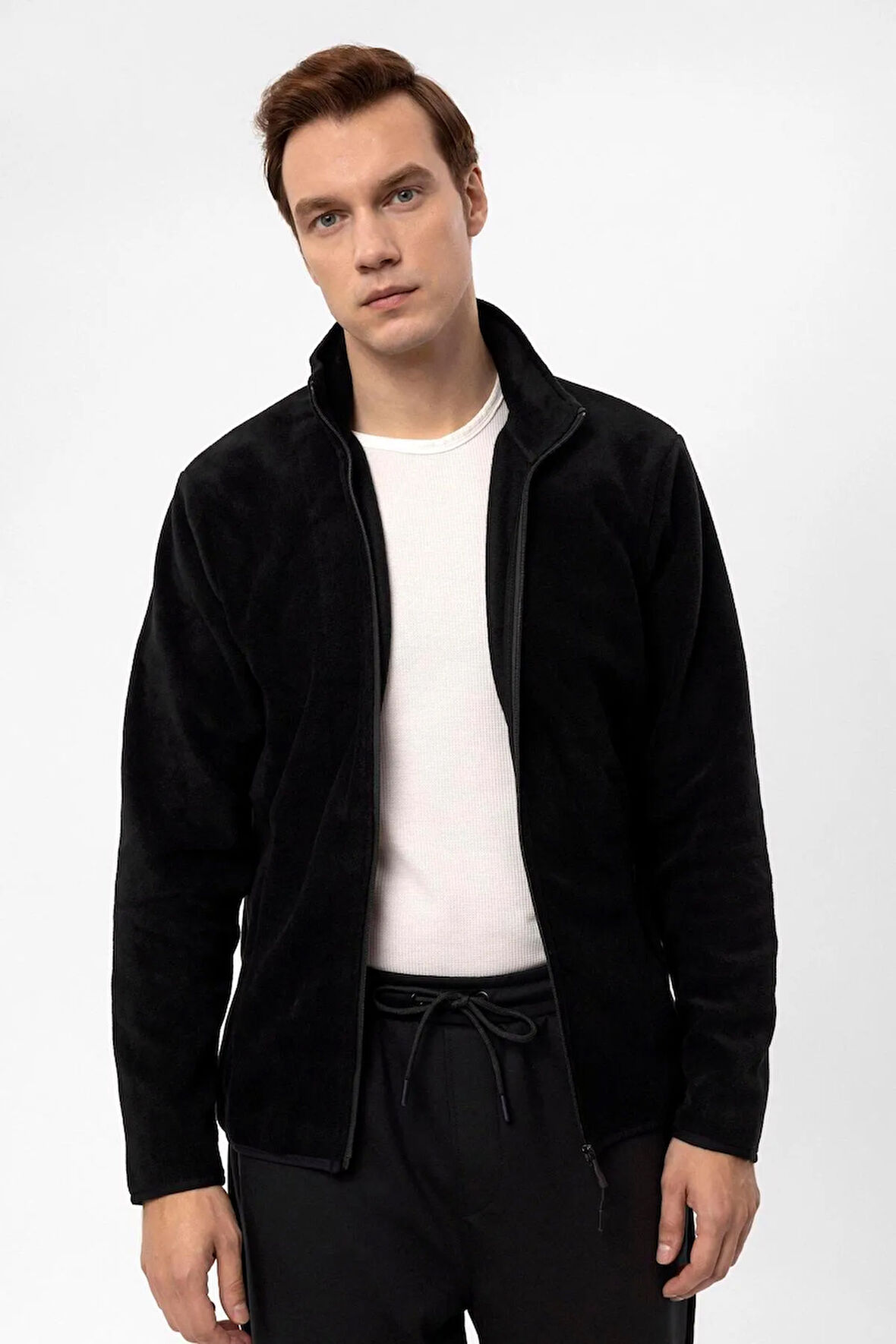 Sivri Yaka Regular Kalıp Düz Sweatshirt