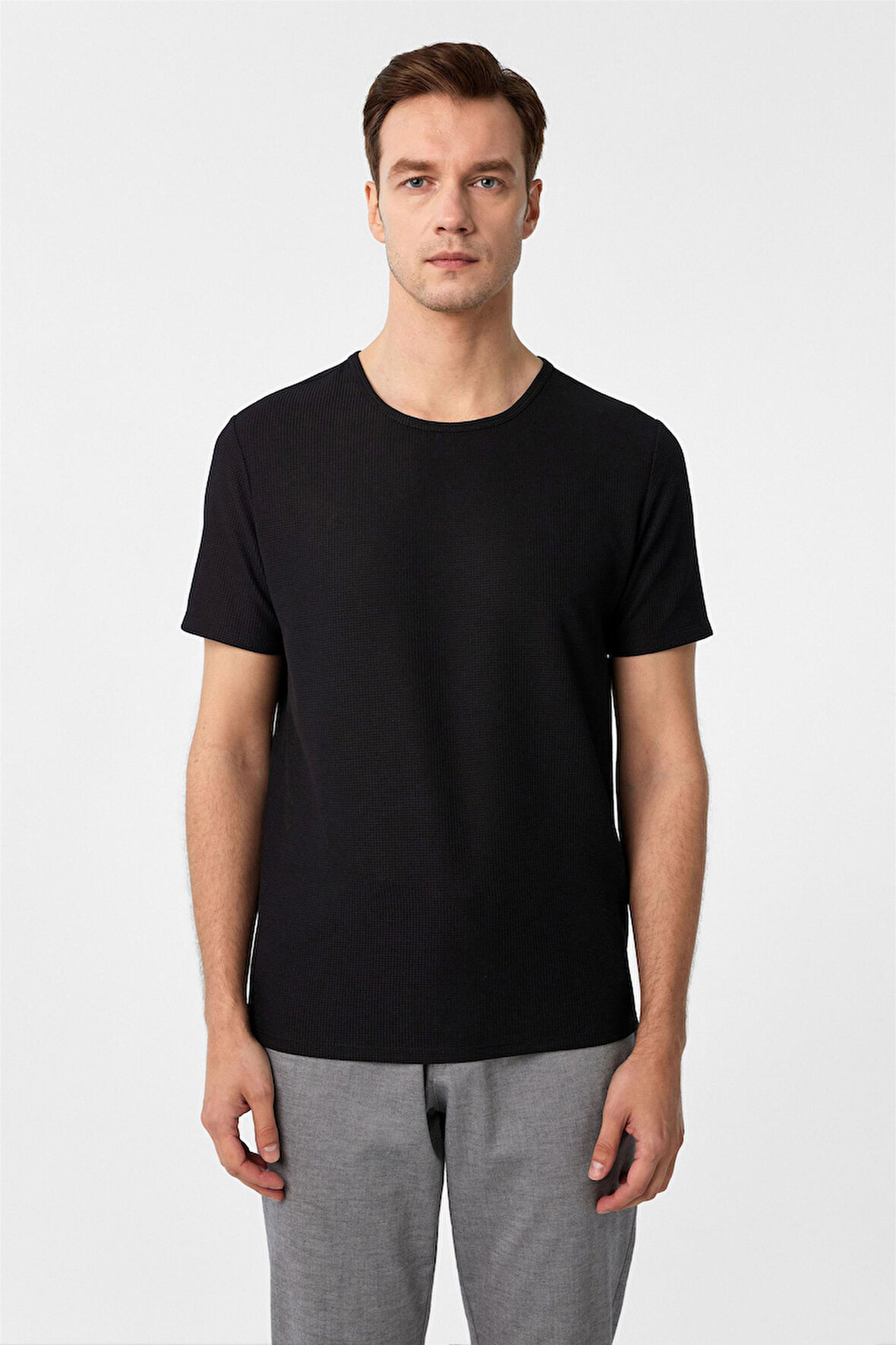 Siyah Slim Fit Armürlü Bisiklet Yaka Tişört