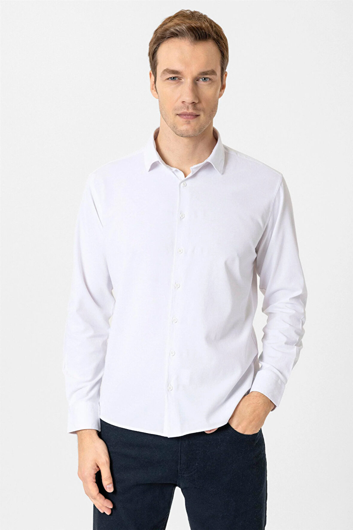 Beyaz Slim Fit Düz Klasik Yaka Gömlek