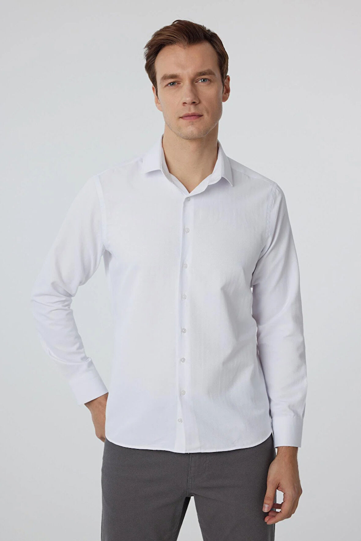 Beyaz Slim Fit Armürlü Klasik Yaka Gömlek
