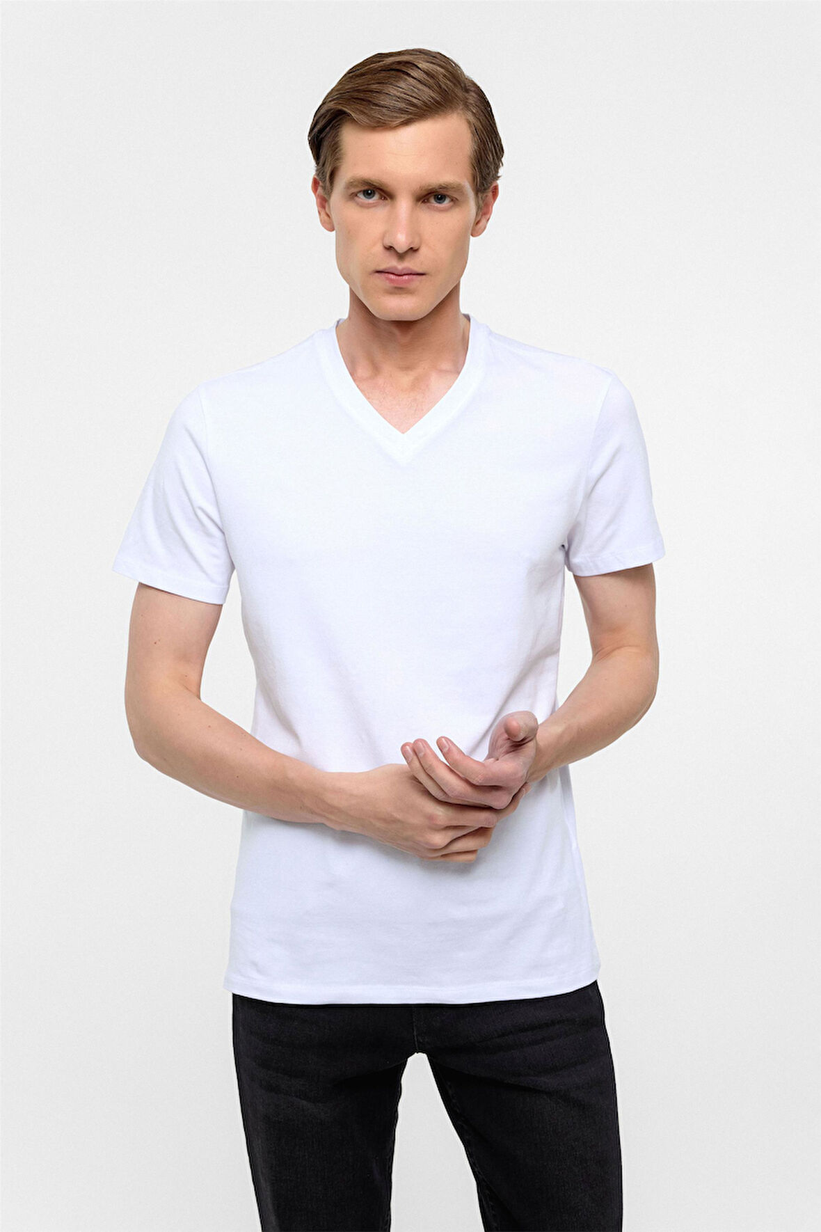 Beyaz Slim Fit Düz V Yaka Tişört