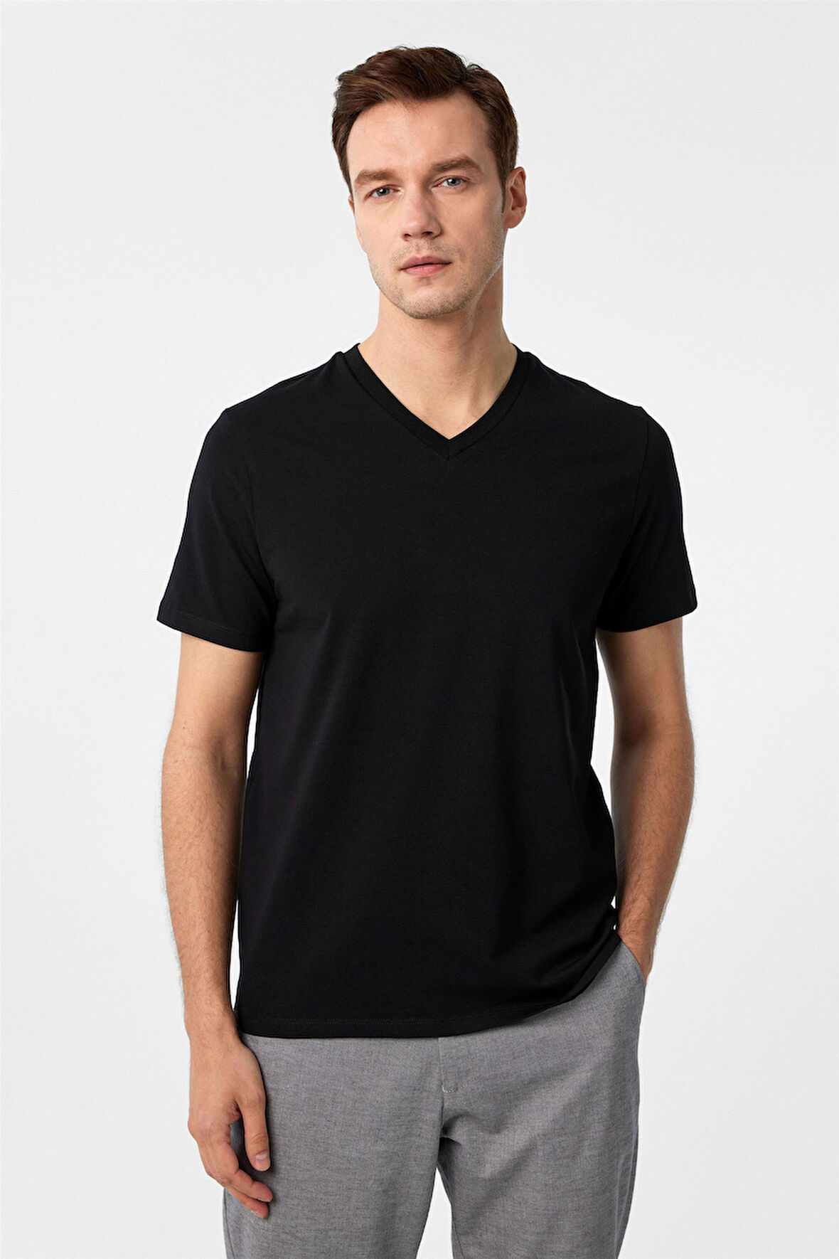 Siyah Slim Fit Düz V Yaka Tişört