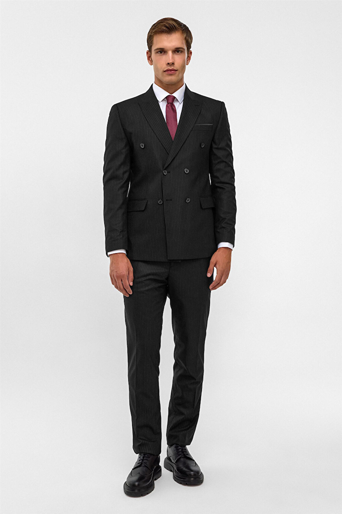 Siyah Slim Çizgili Sivri Yaka 6 Drop Takım Elbise