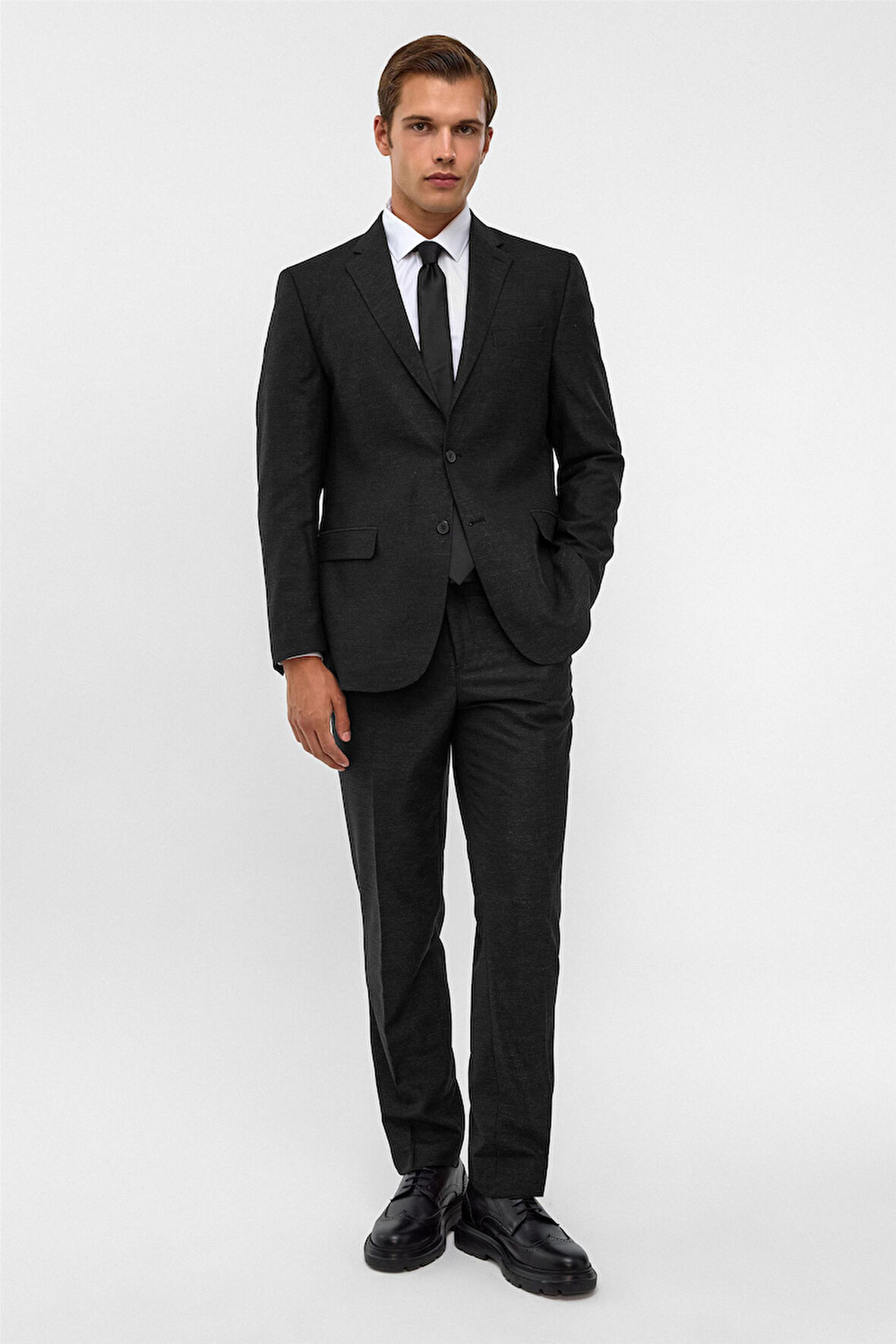 Siyah Regular Armürlü Sivri Yaka 6 Drop Takım Elbise