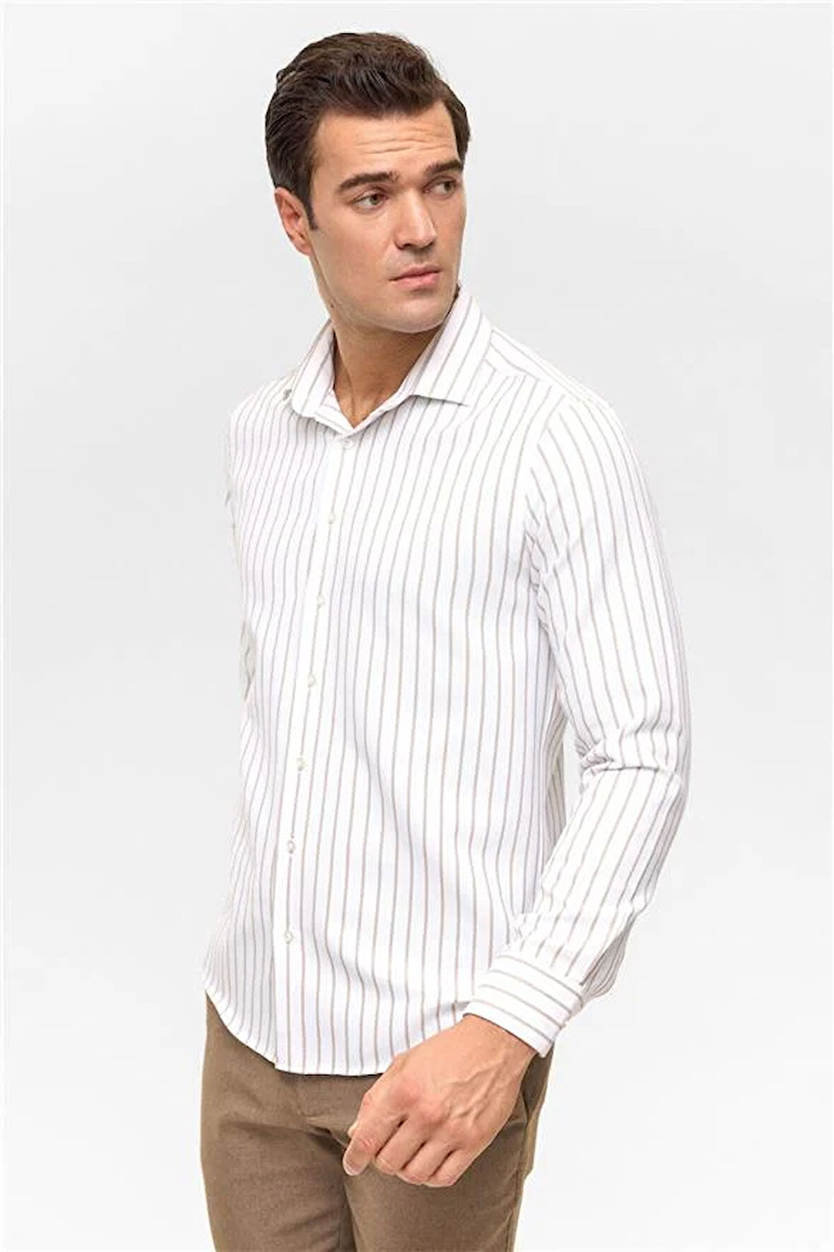 Bej Slim Çizgili Klasik Yaka Gömlek