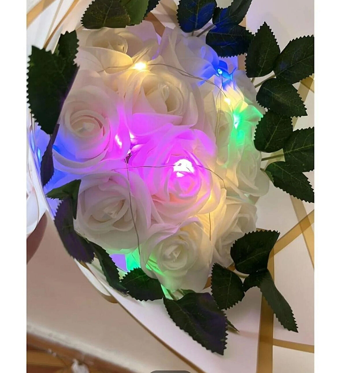 KAYZEN IŞIKLI BEYAZ GÜL BUKETİ