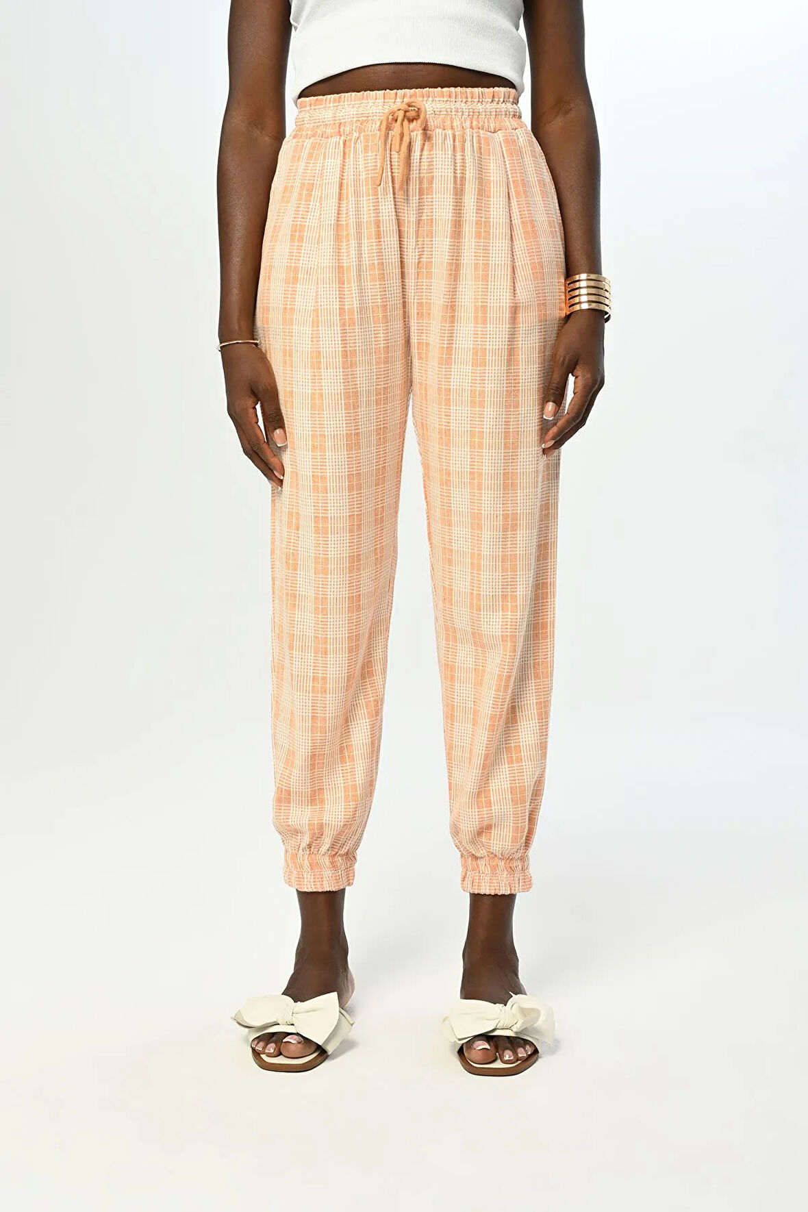 KADIN RAHAT KALIP BELİ LASTİKLİ EKOSE DESENLİ PANTOLON