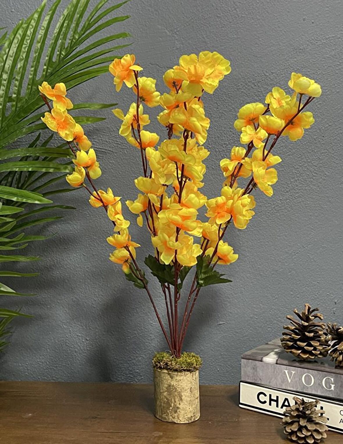 Yapay Çiçek Ahşap Kütük Saksılı Sarı Bahardalı Palmiye Ağacı Salon Bitkisi 50cm