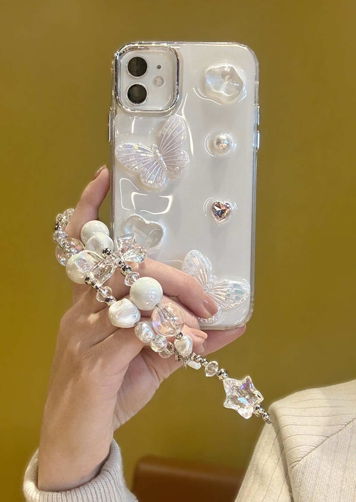 iPhone 12 Uyumlu Lux Işıltılı İnci Charmlı Kelebekli Kılıf