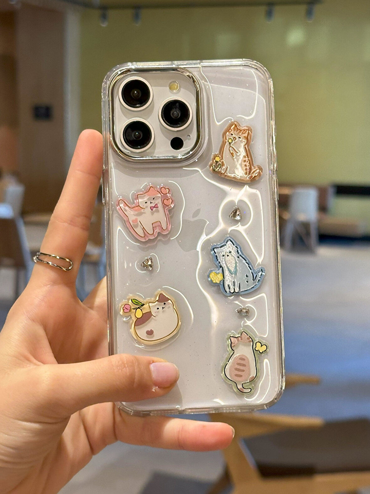 iPhone 15 Pro Max Uyumlu Sevimli Kedi Figürlü Simli Şeffaf Kılıf