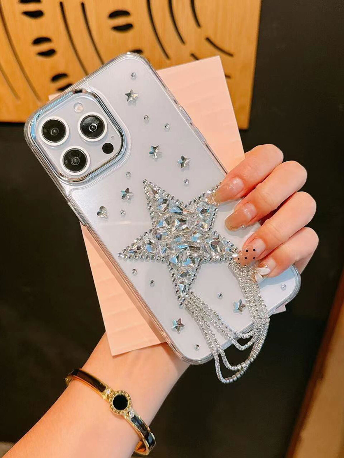 iPhone 15 Pro Max Uyumlu Gümüş Kristal Taşlı Yıldızlı Püsküllü Şeffaf Kılıf
