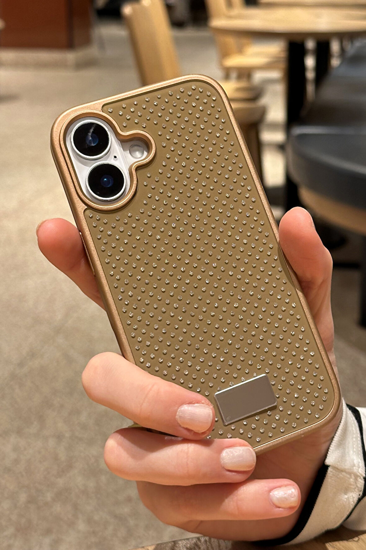 iPhone 16 Uyumlu Elmas Pırlanta Taşlı Kahverengi Kılıf
