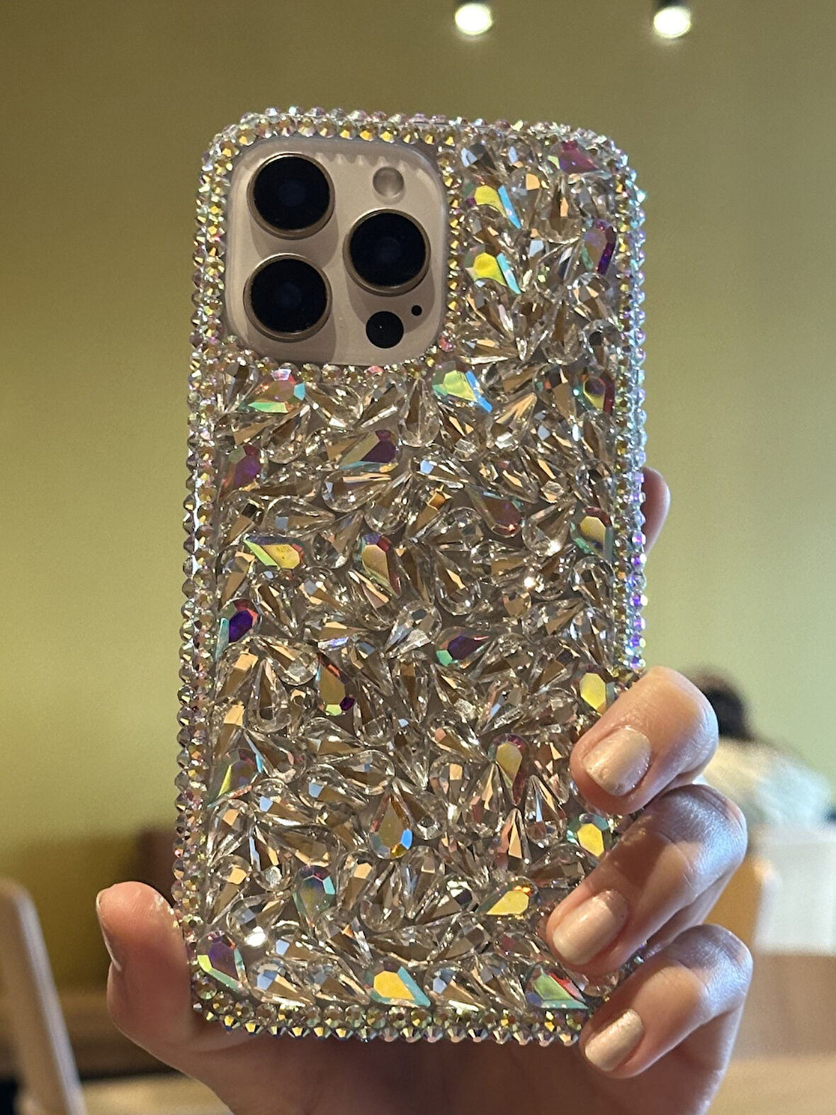 iPhone 16 Pro Uyumlu Lüks Hologram Kristal Taşlı Kılıf