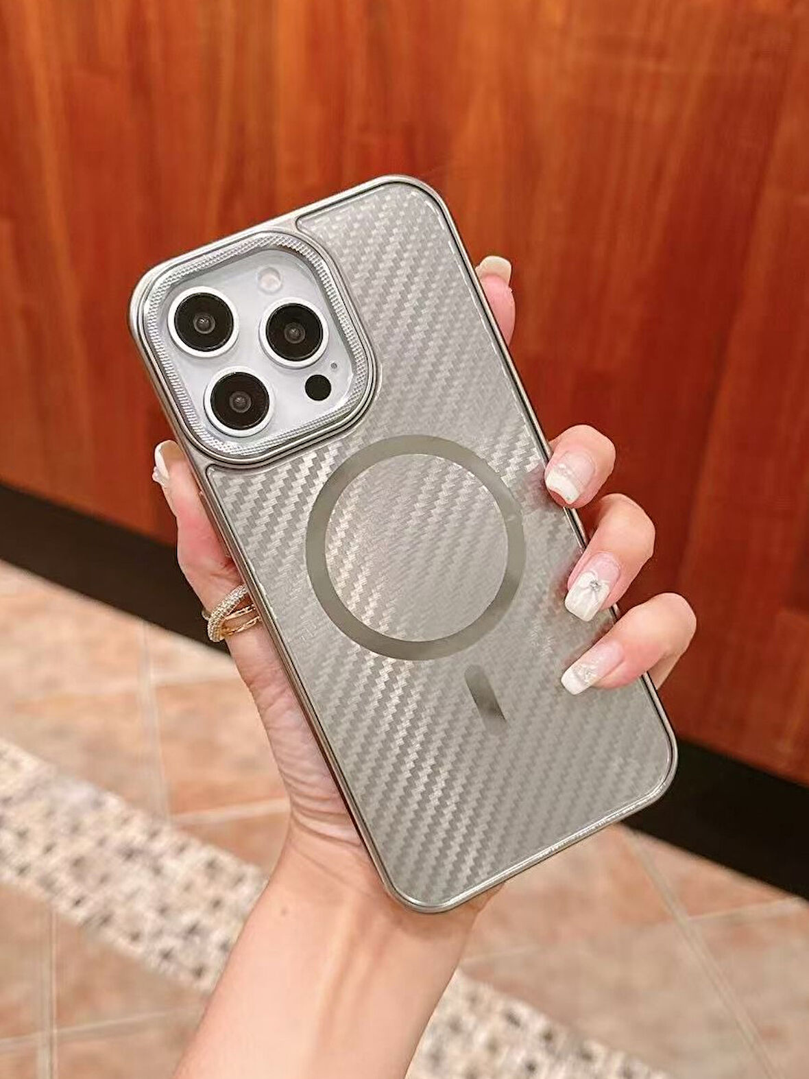 iPhone 16 Pro Max Uyumlu Titanyum Çöl Karbon Fiber MagSafe Özellikli Kılıf