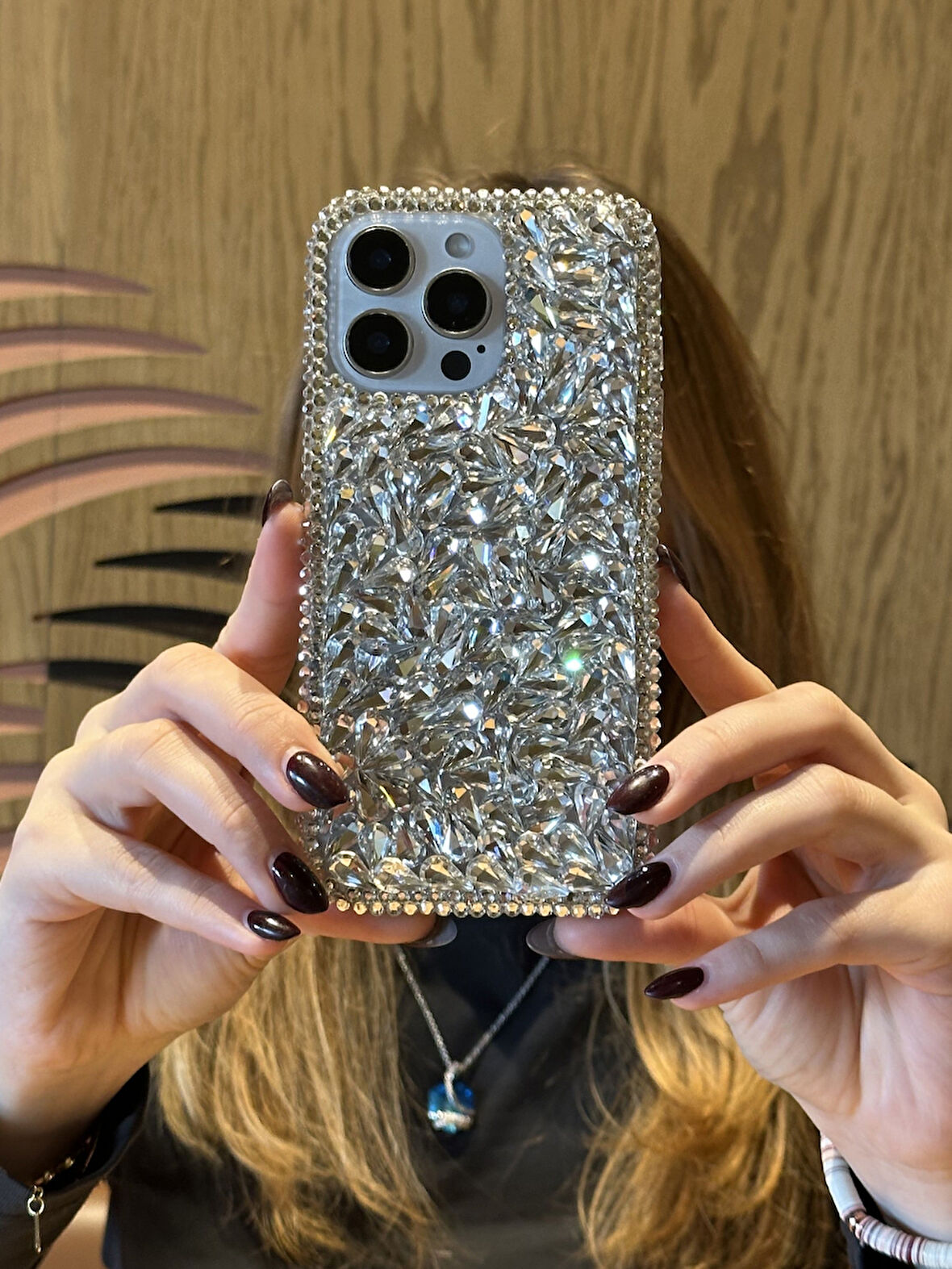 iPhone 15 Pro Uyumlu Lüks Gümüş Kristal Taşlı Kılıf