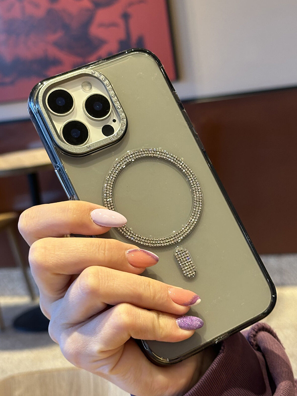 iPhone 15 Pro Uyumlu Sararmaz Sert Mika MagSafe Pırlanta Taşlı Şeffaf Siyah Kılıf