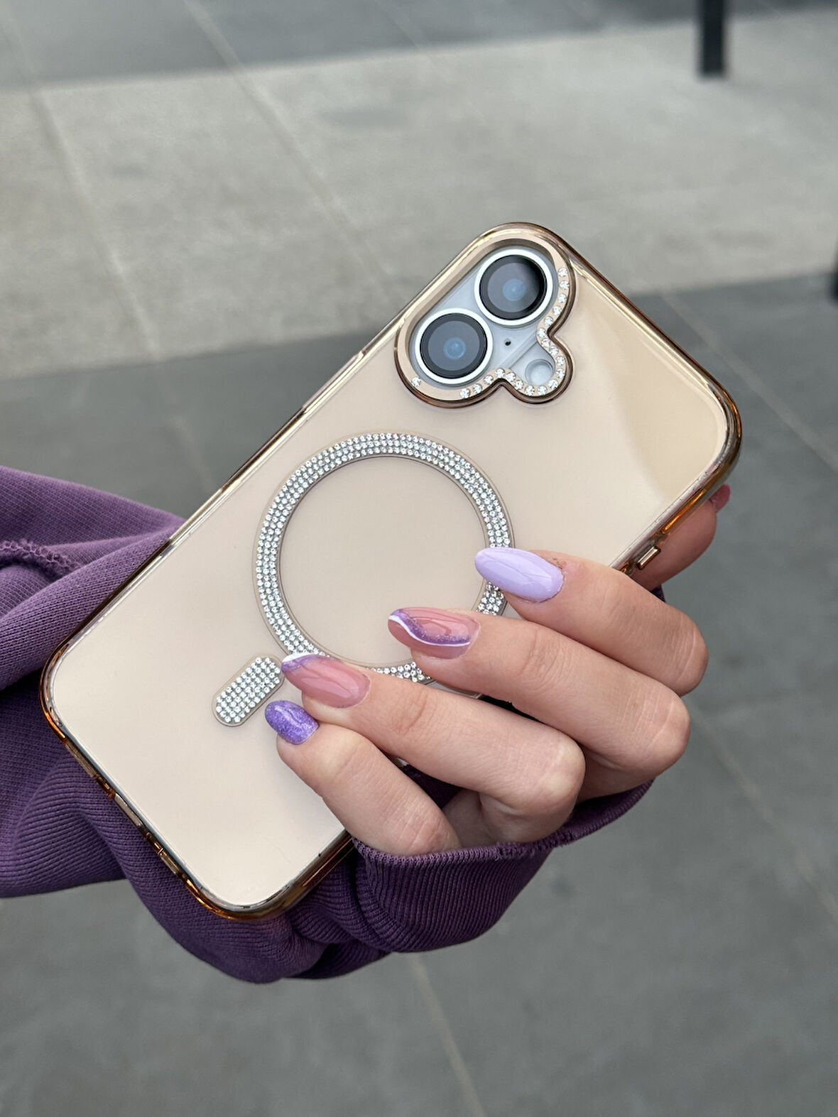 iPhone 16 Uyumlu Sararmaz Sert Mika MagSafe Pırlanta Taşlı Şeffaf Gold Kılıf