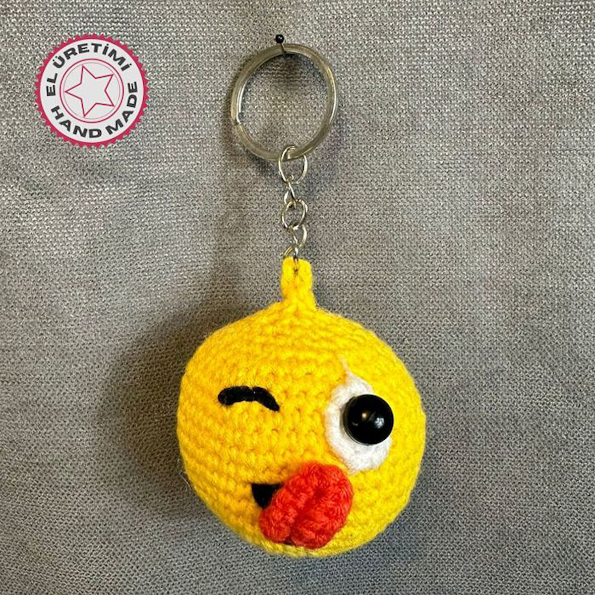 Uretti - Tuğba 9352 0689 El Yapımı Örgü Dil Çıkaran Emoji Model Anahtarlık