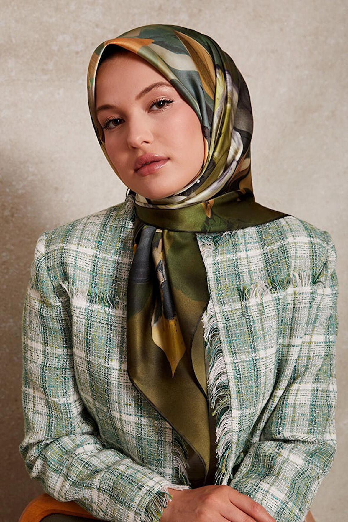 Çiçek Desen Sura İpek Eşarp-0930