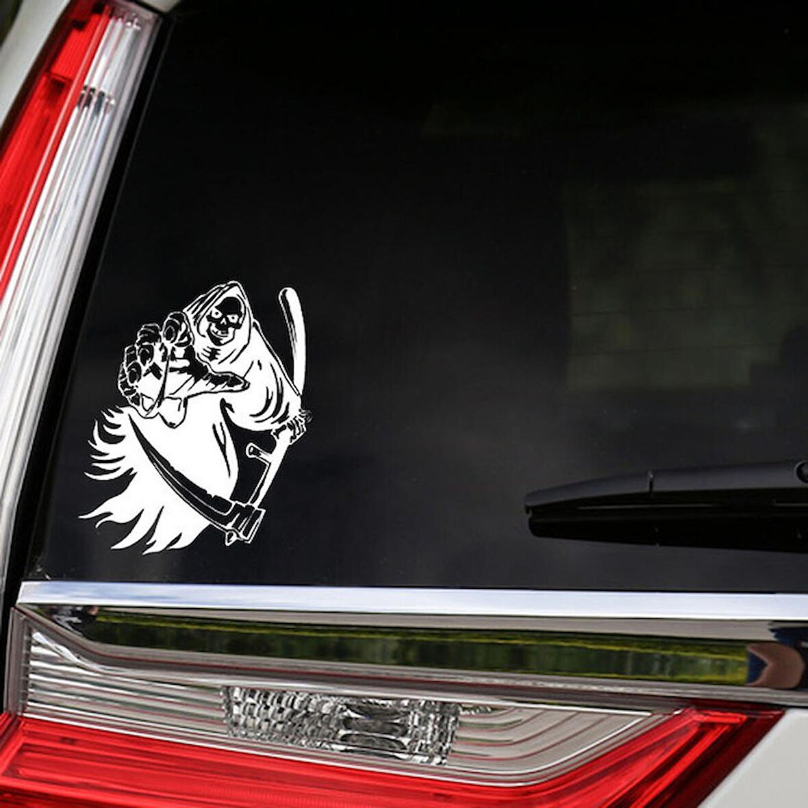 Beyaz Renk Komik  Azrail Sticker Yapıştırması 17 cm