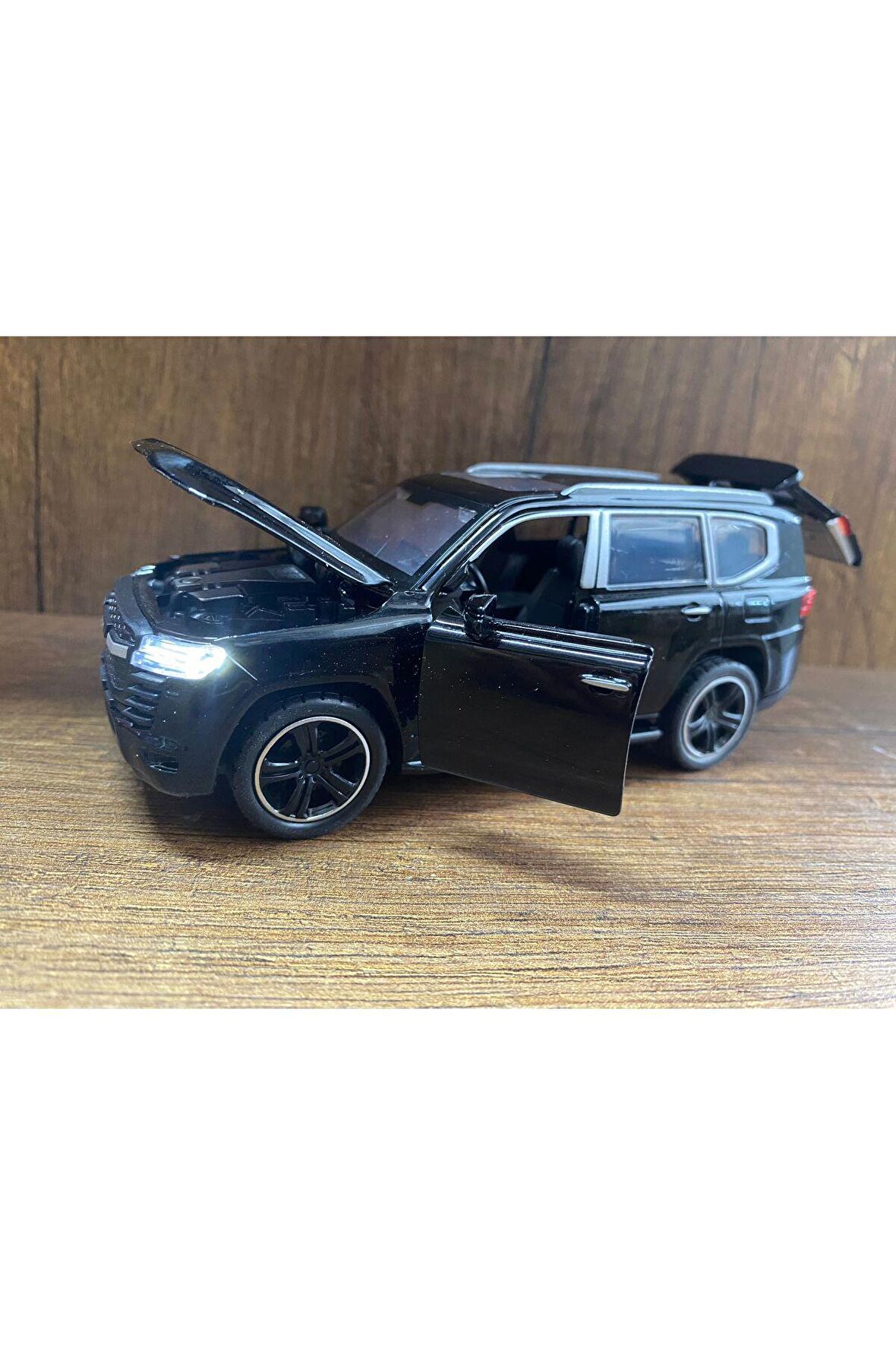 TOYOTA LAND CRUISER MODEL JİP V8 OYUNCAK TOYOTA ARABASI MODEL ARABA
