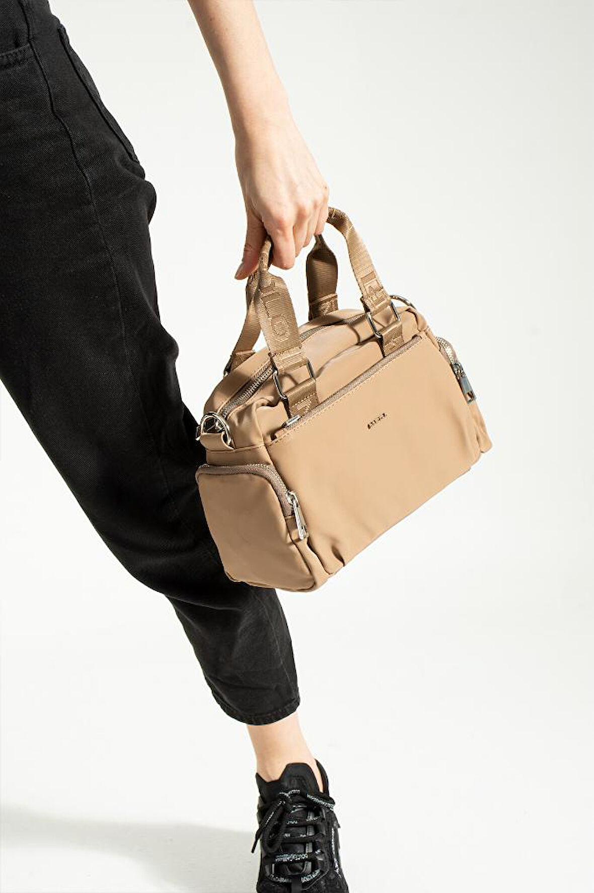 Kadın Omuz Çantası 32*22 Cm Çapraz Askılı Postacı Çanta Mega Bag Saten Kumaş Kol Çantası