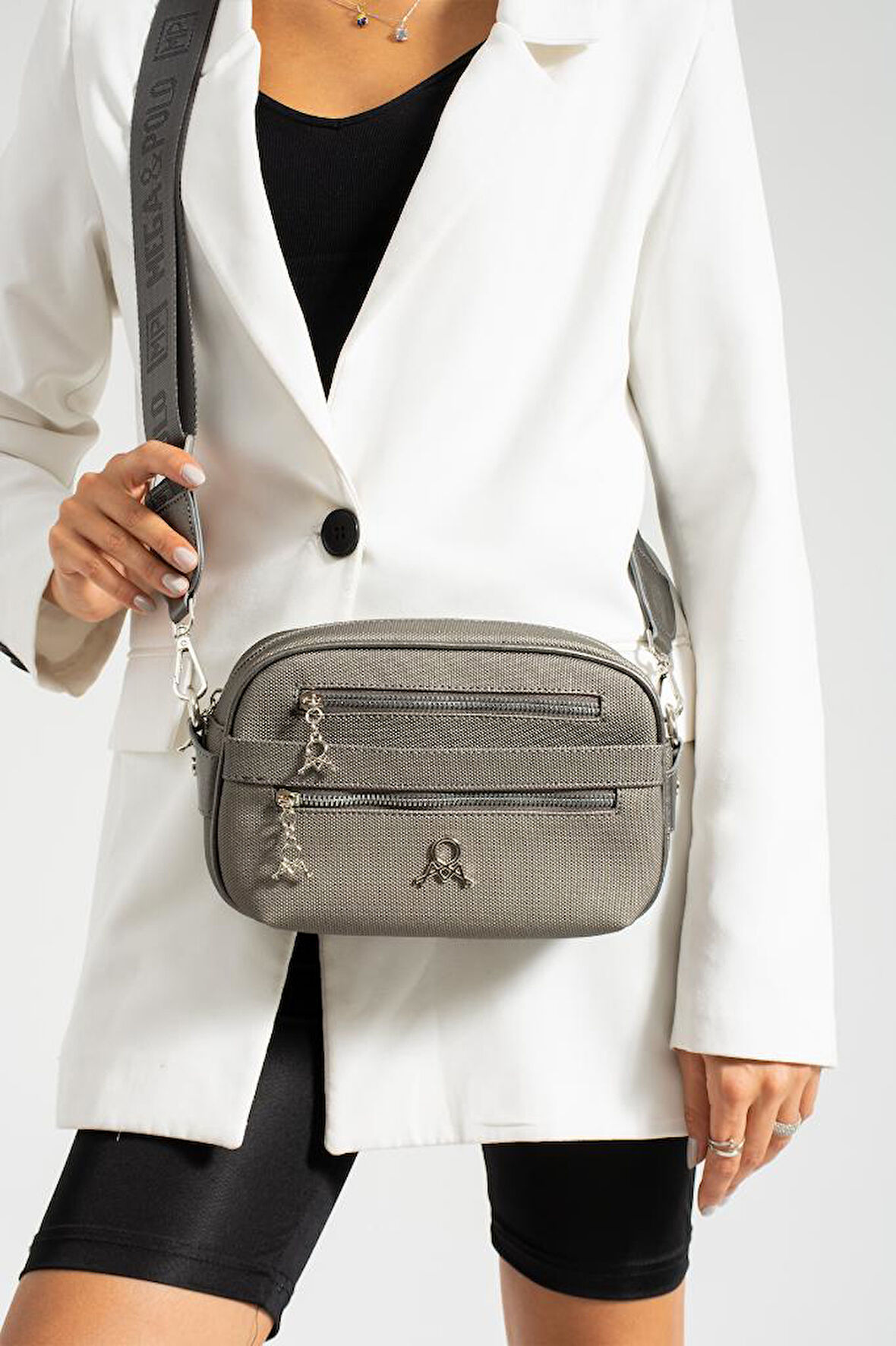 Kadın Postacı Çanta 23*18 Cm Çapraz Askılı Suni Deri Omuz Çantası Mega Bag Günlük Kullanıma Uygun