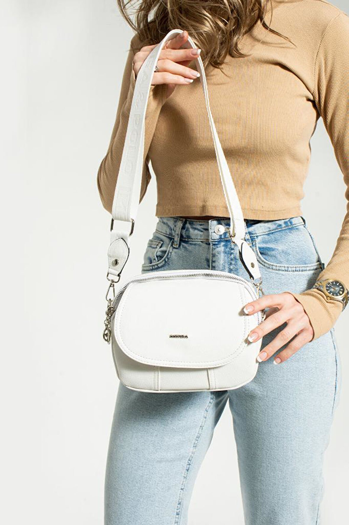 Kadın Postacı Çanta 24*19 Cm Suni Deri Çapraz Askılı Omuz Çantası Mega Çanta Kapaklı Model