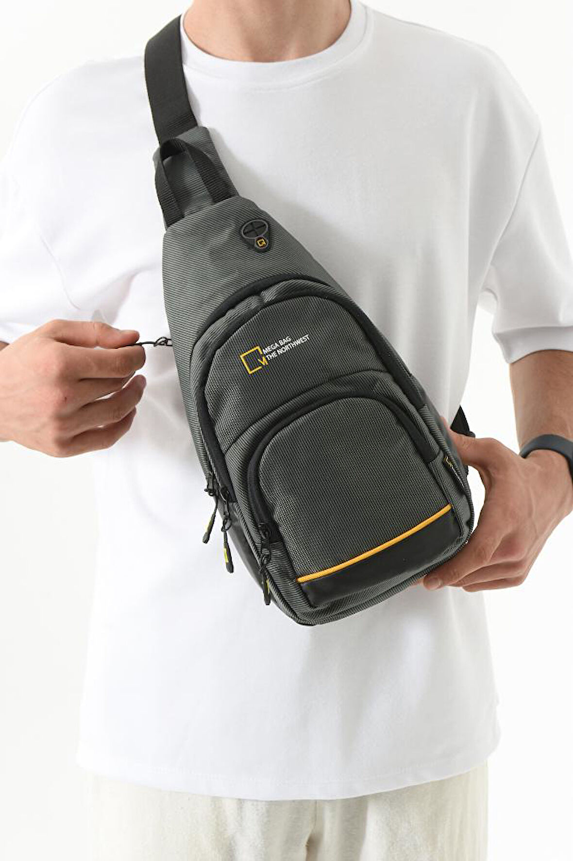Body Bag Çanta Erkek Göğüs Sırt Çantası Fonksiyonel Kullanım BadyBag 27*15 Cm Paraşüt Kumaş